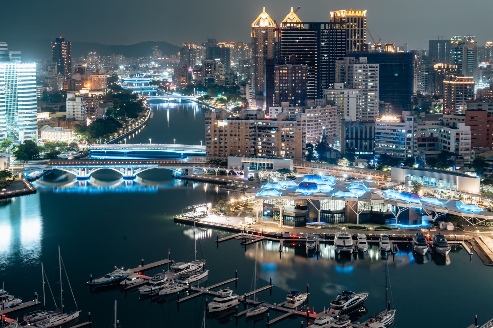 是誰在扼殺高雄港灣的新未來？