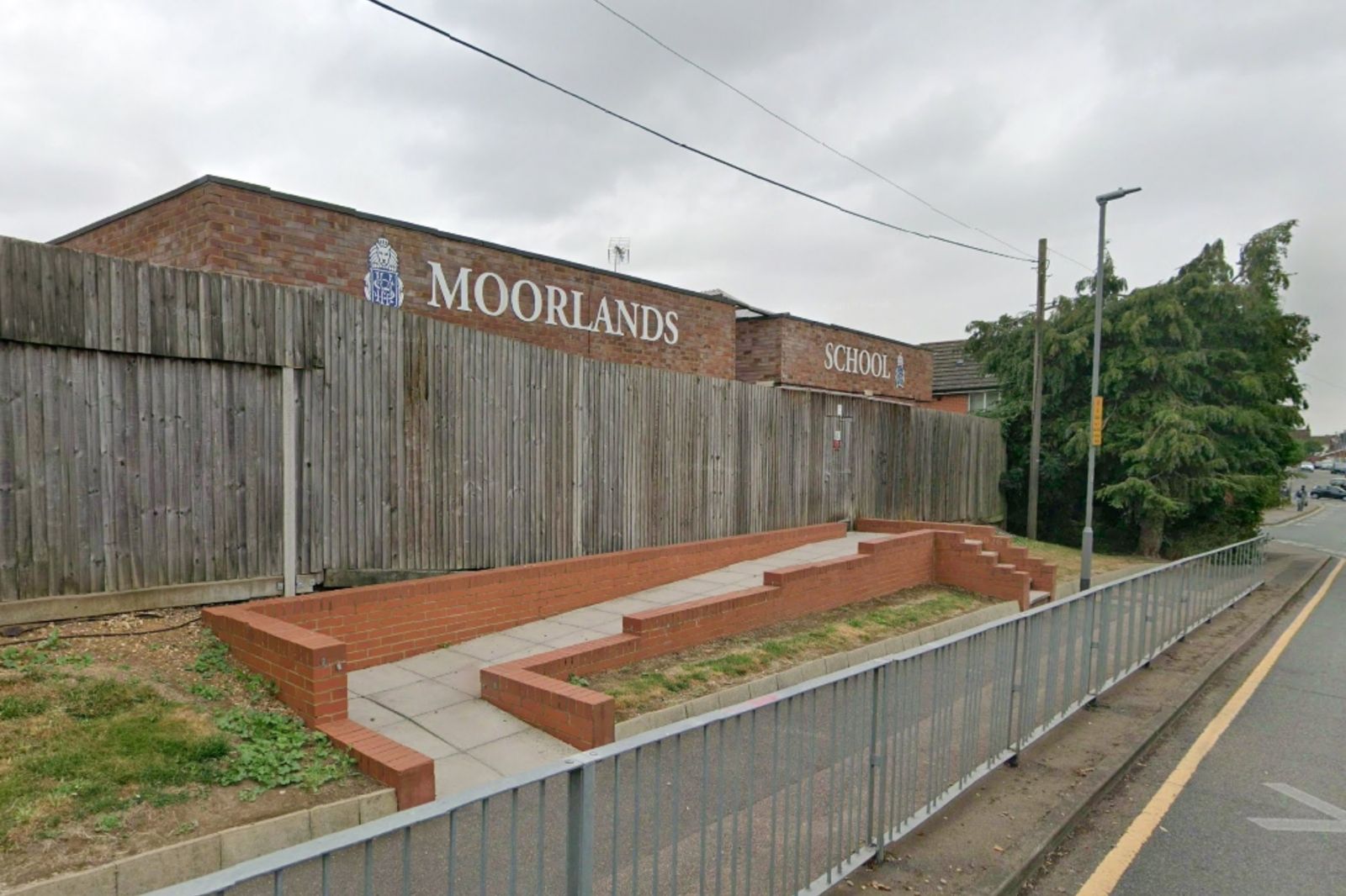 1年學費31萬!私校放學突宣布「30分鐘後倒閉」 家長崩潰:孩子怎麼辦