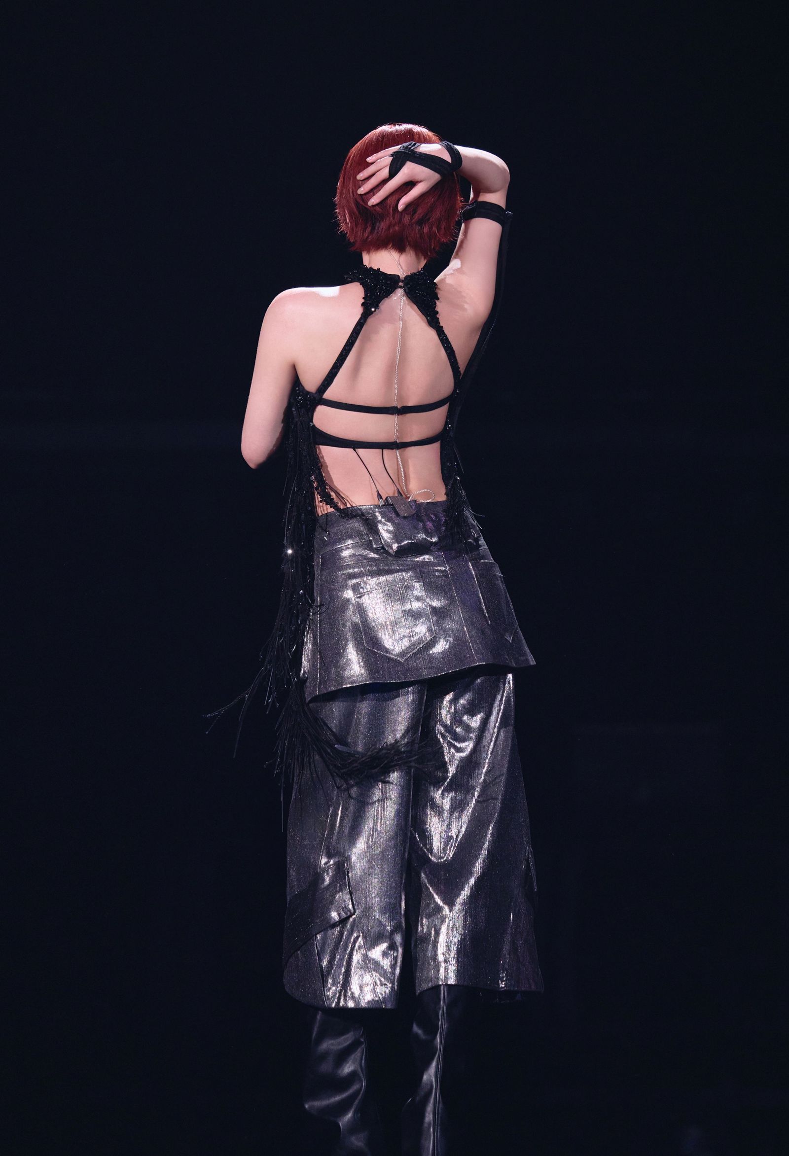 楊丞琳為全新巡演「房間裡的大象」三天大瘦4公斤,演唱會上大秀美背。樹與天空提供