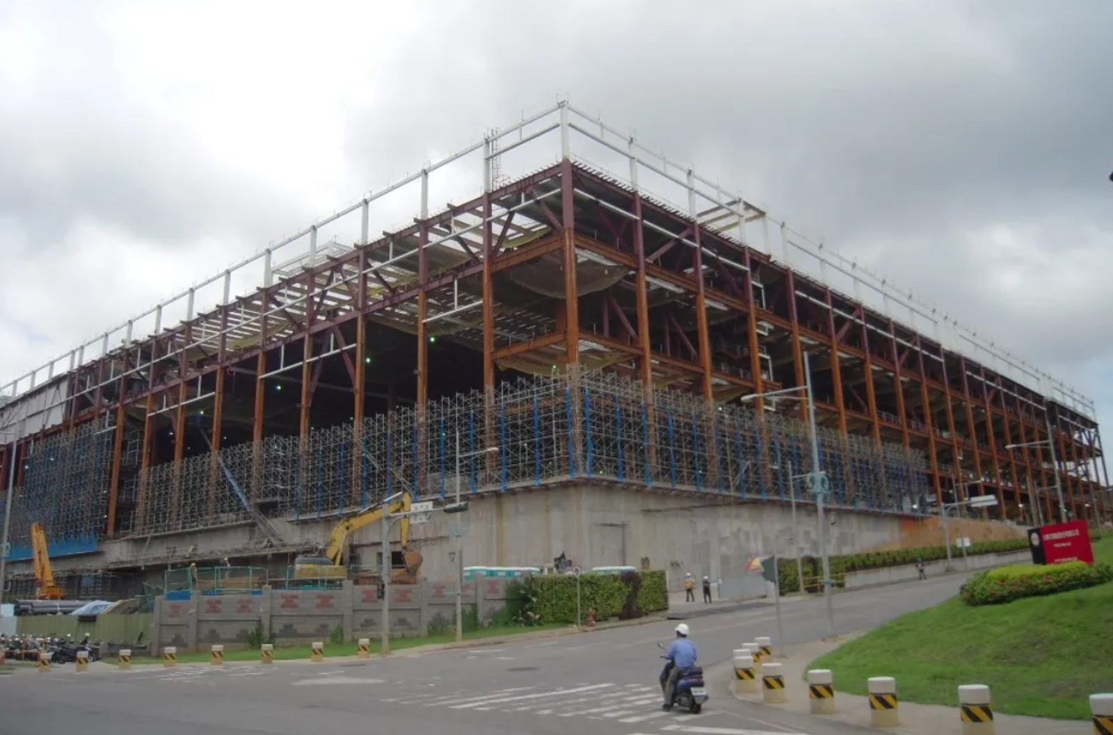 中鋼構員工5年僅接3案　拒調職、護飯碗、遭解雇　橋頭地院判解雇合法