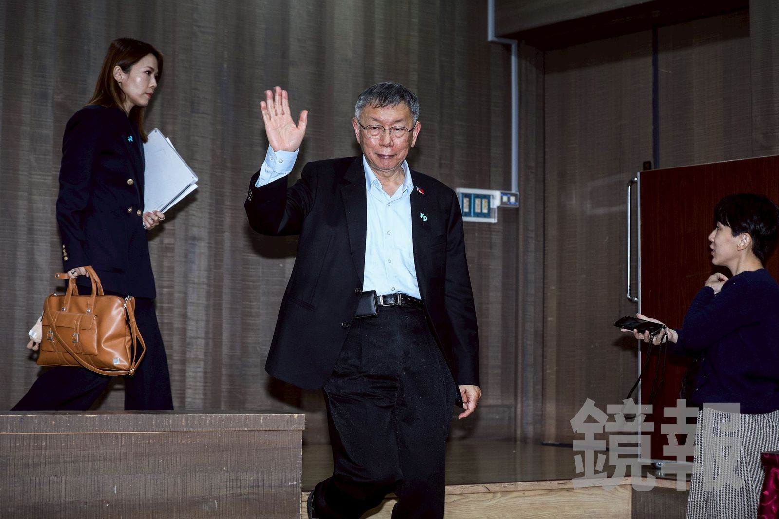 被問柯媽腿斷是否有探視?柯文哲冷回「當然有」再嗆記者:你有什麼問題嗎