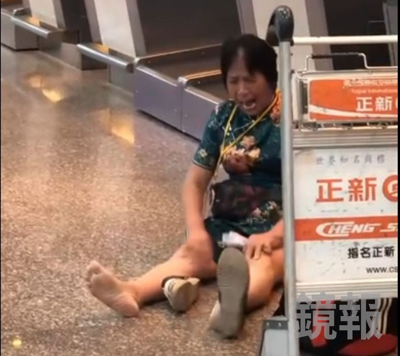 哭哭片／中國大媽行李超重不付錢　狂鬧松機「坐地凹折扣」