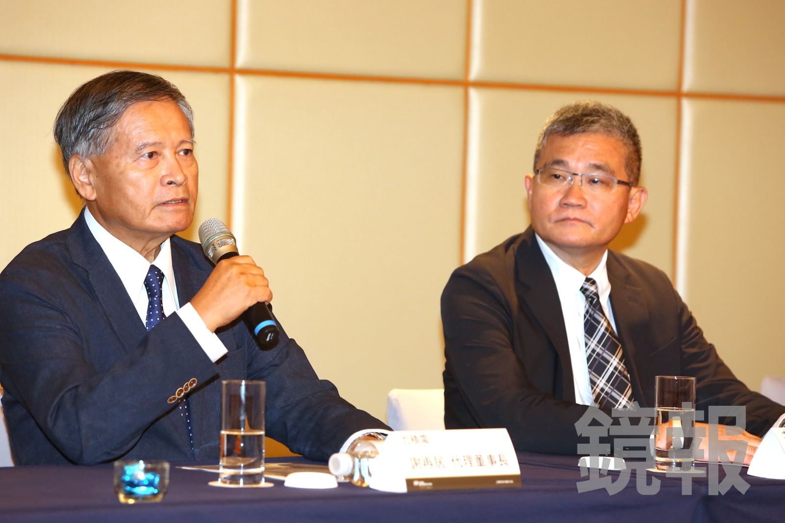 由左至右為力積電董事長謝再居、總經理朱憲國。攝影姜永年