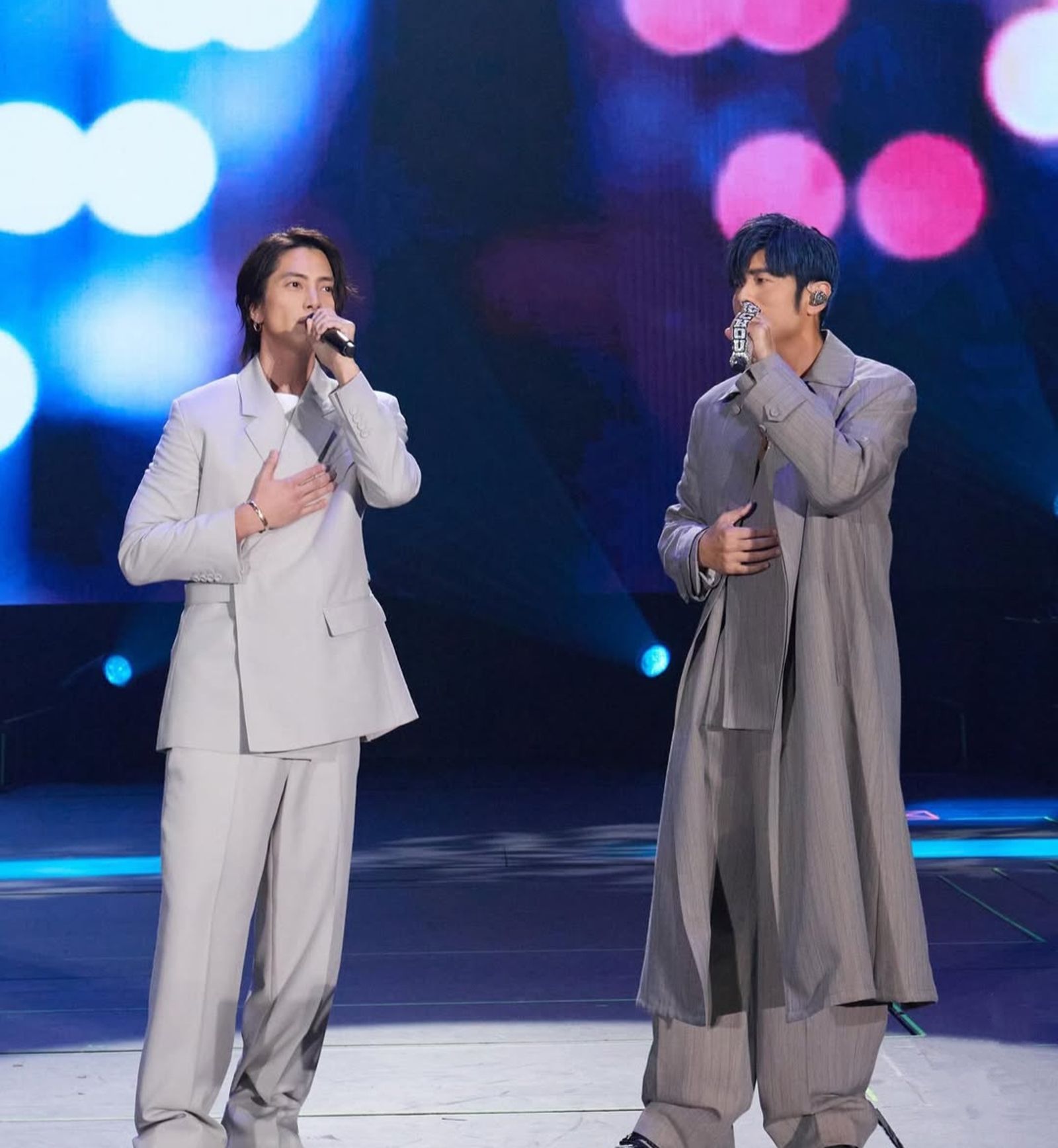 周杰倫與山下智久首度同台合唱。杰威爾提供