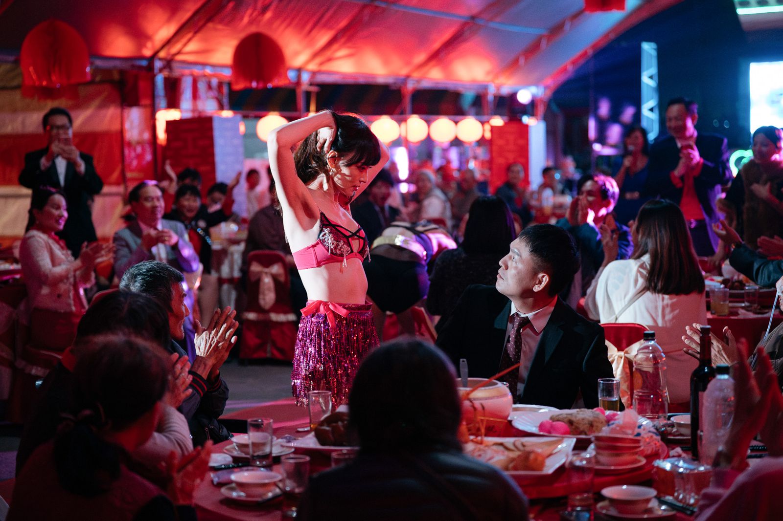 春風銀幕初吻被她奪走！自曝「親過很多女生」猛刷3次牙　激情戲驚見「有人在看」