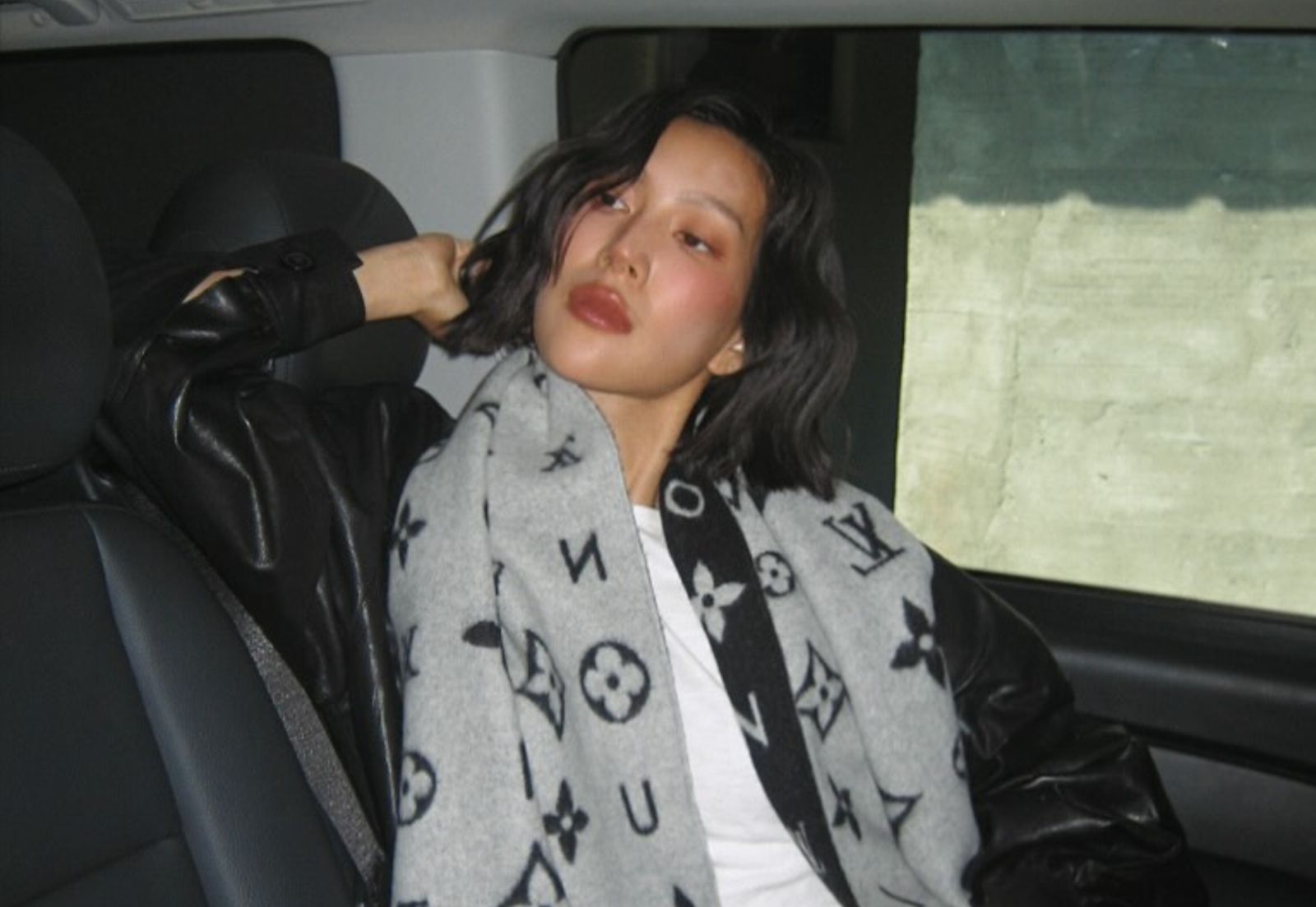 網紅莫莉遭前助理背叛！「冒名律師」借卡又勒索　經紀人認已報警