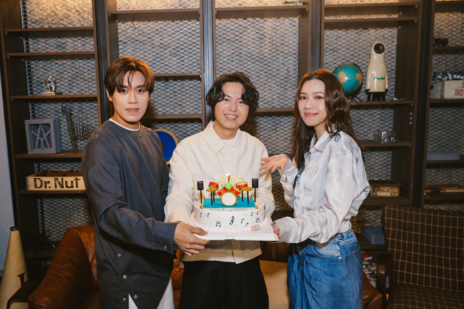 告五人高雄演唱會變生日派對狂拋哏　哲謙被逼唱歌、雲安吹直笛版《鐵達尼號》