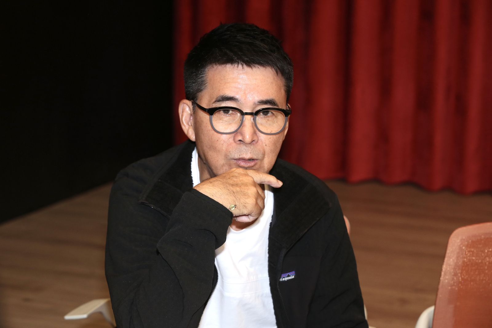 20261022資深導演王為曾執導《意難忘》、《娘家》、《新兵日記》等多部經典戲劇。攝影董孟航