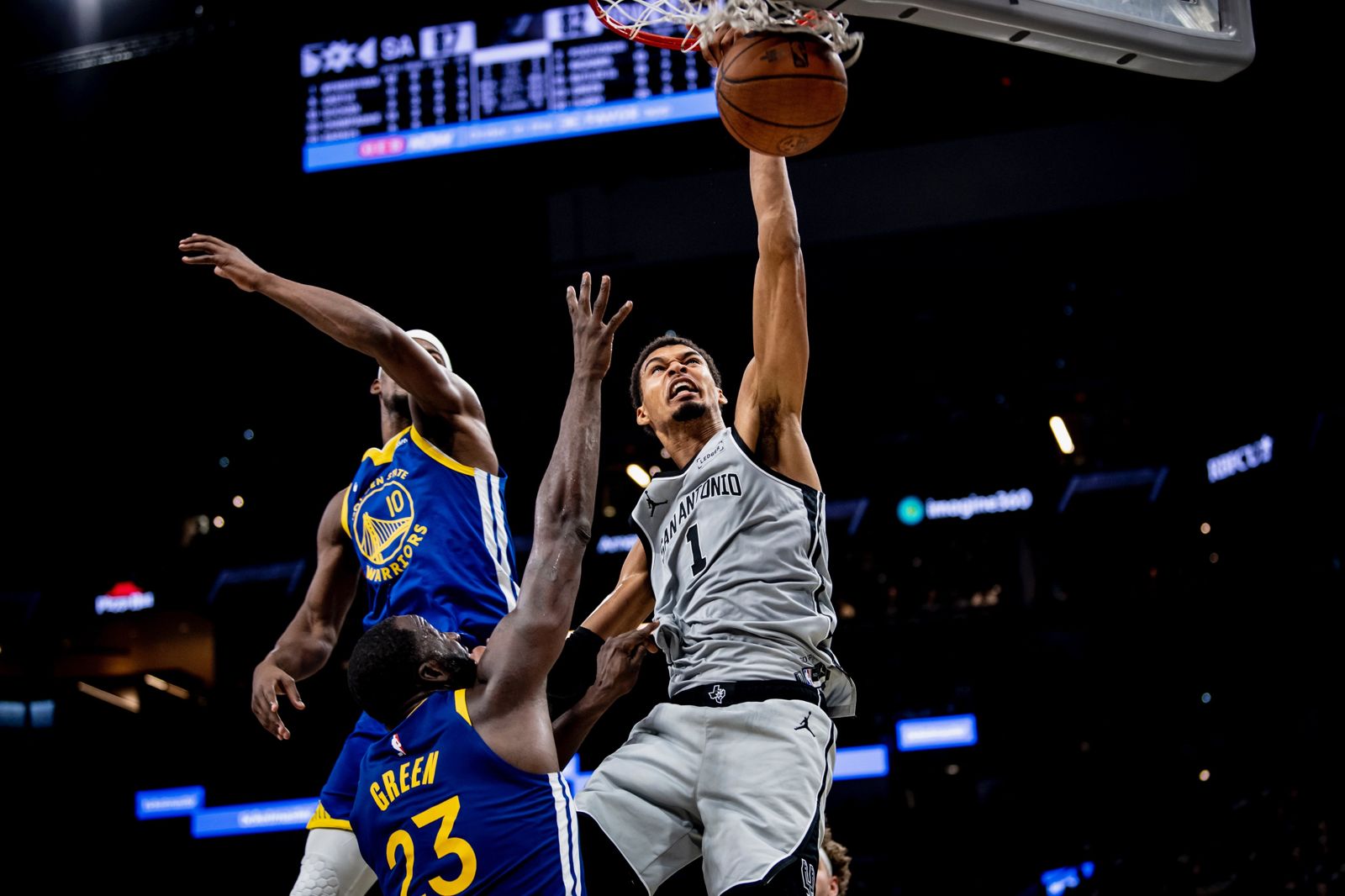 馬刺迷驚魂!Wembanyama左小腿拉傷停賽2至3週 主帥說明「絕不能冒險」