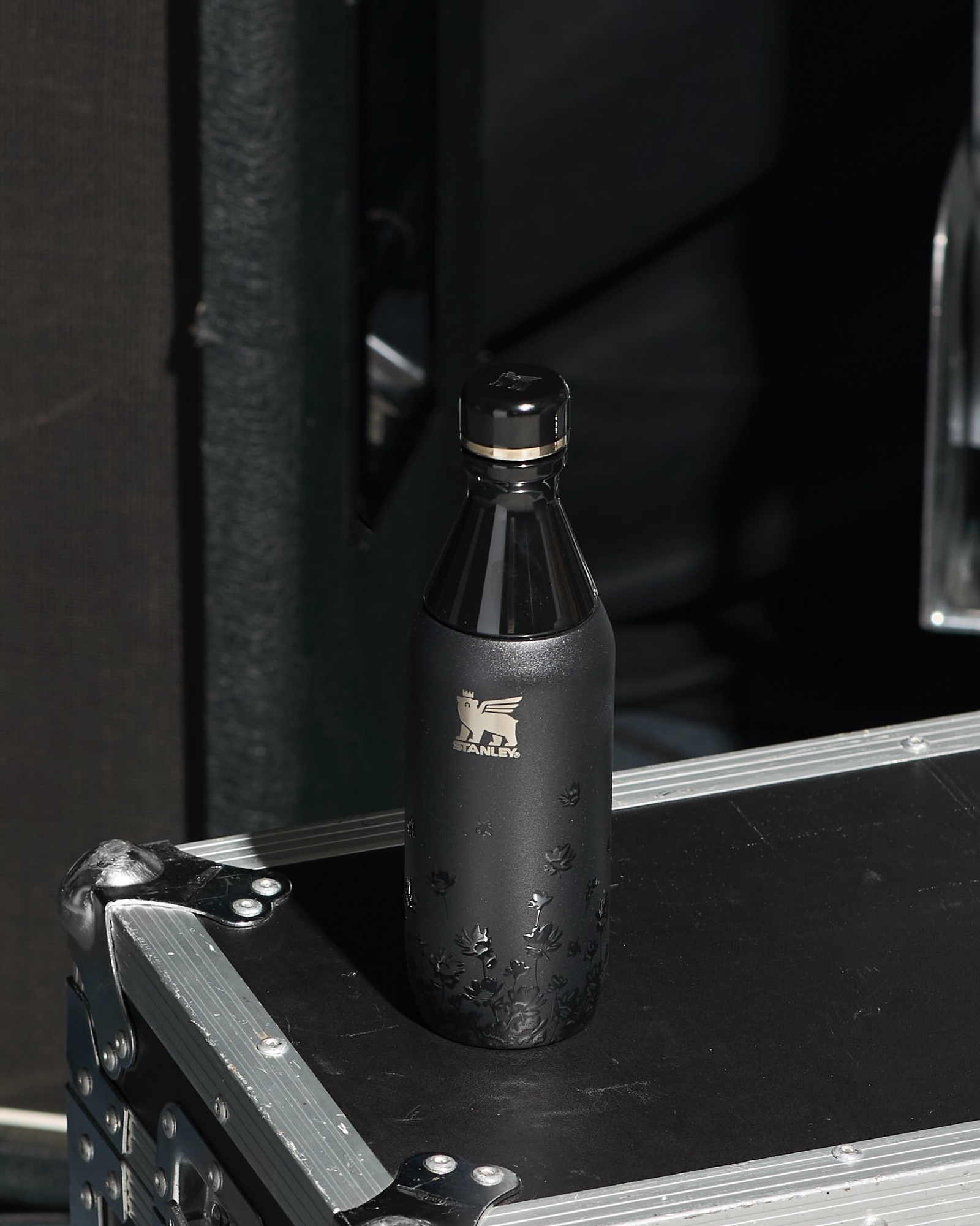 All Day Slim Luxe Bottle 曲線隨行瓶，定價新台幣1680元。永新瓦提供。