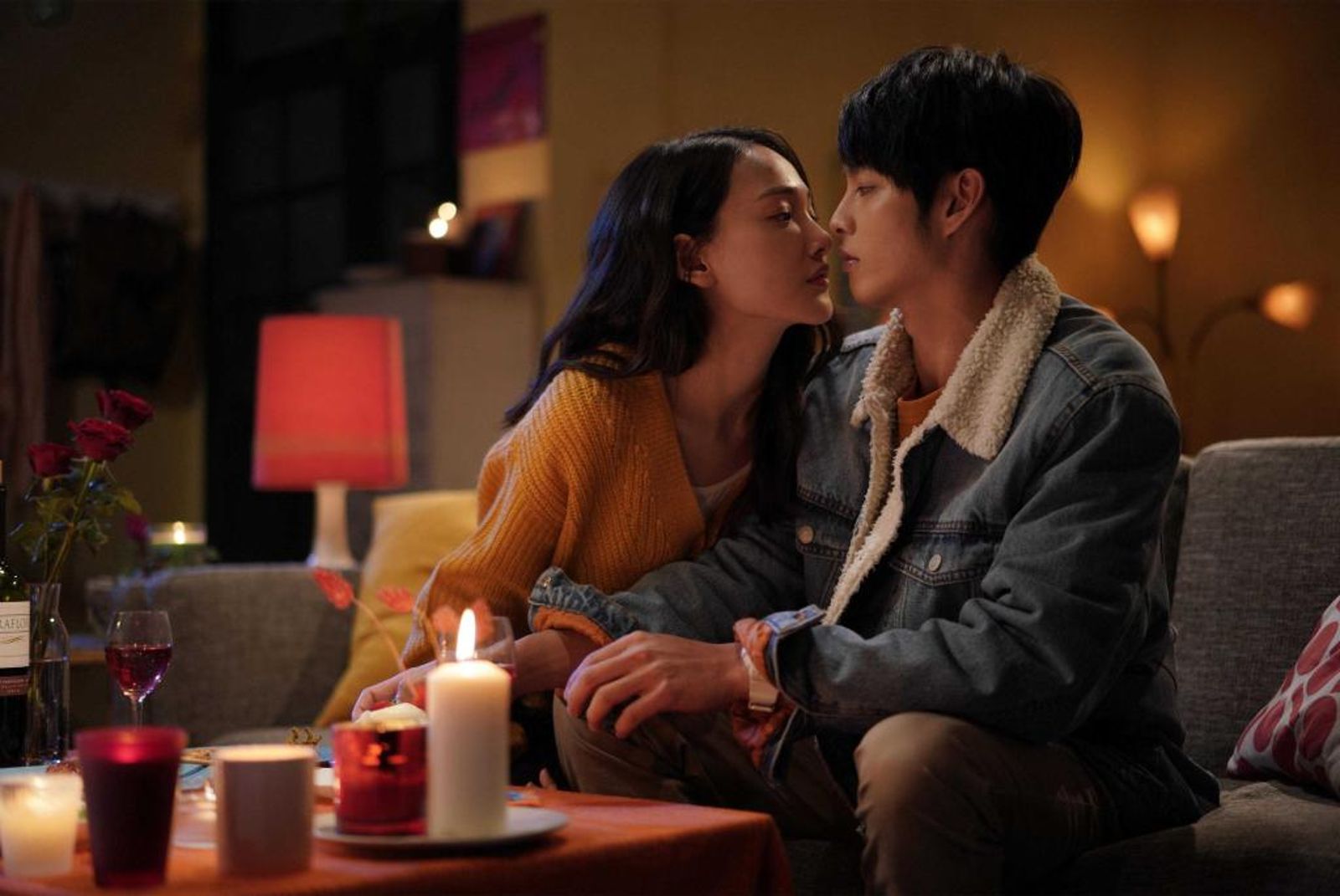 林映唯(左)與曹佑寧(右)合作電影《可不可以,你也剛好喜歡我》。華映娛樂提供