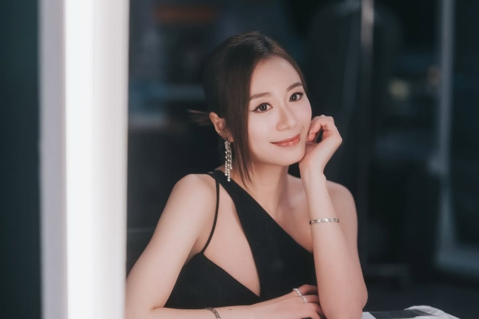 王菲不只一個!她30歲撞名「香港天后」也愛謝霆鋒 20多年來頻鬧趣事