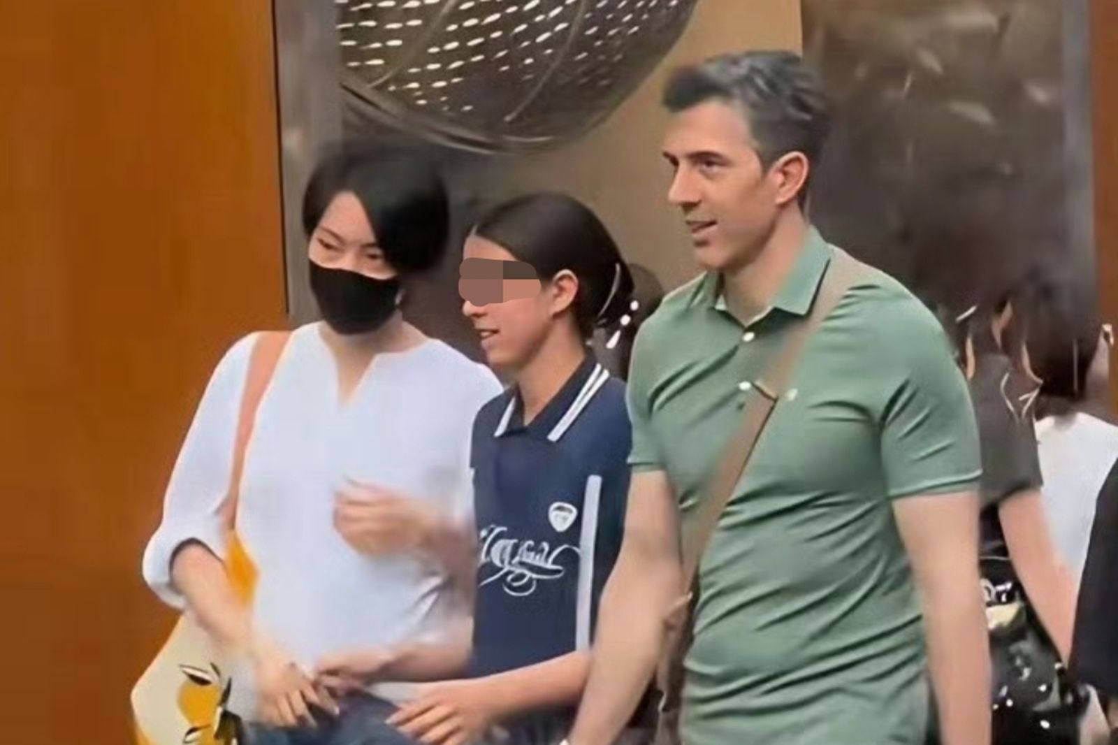 天后11歲混血愛女暴風抽高!「九頭身長腿」超吸睛 網驚:根本複製媽媽