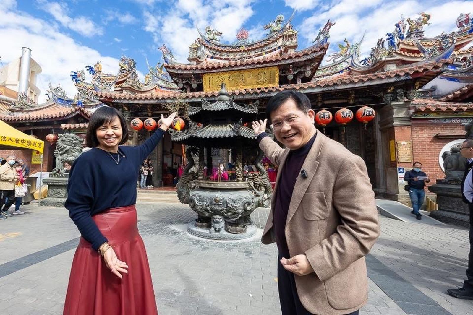 走春拜月老！林佳龍攜貝里斯大使訪台中樂成宮　牽起兩國深厚邦誼
