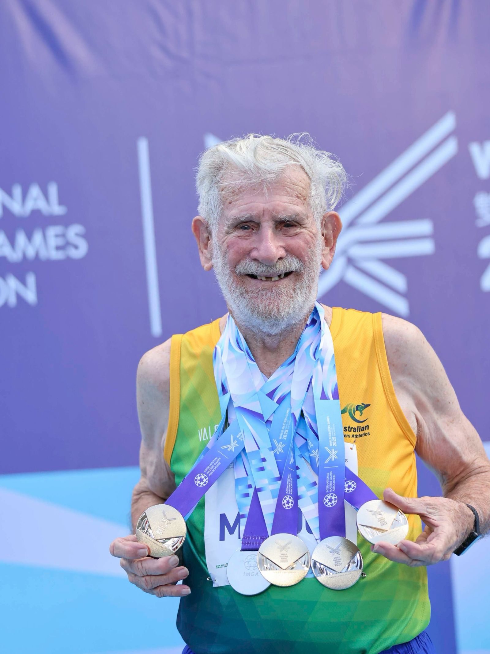 昆凌的爺爺Laurence Quinlivan在本屆世壯運勇奪5面獎牌。劉耀勻攝
