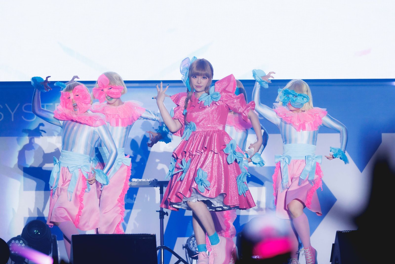 卡莉怪妞產後首度回歸舞台演出。ASOBI SYSTEM提供