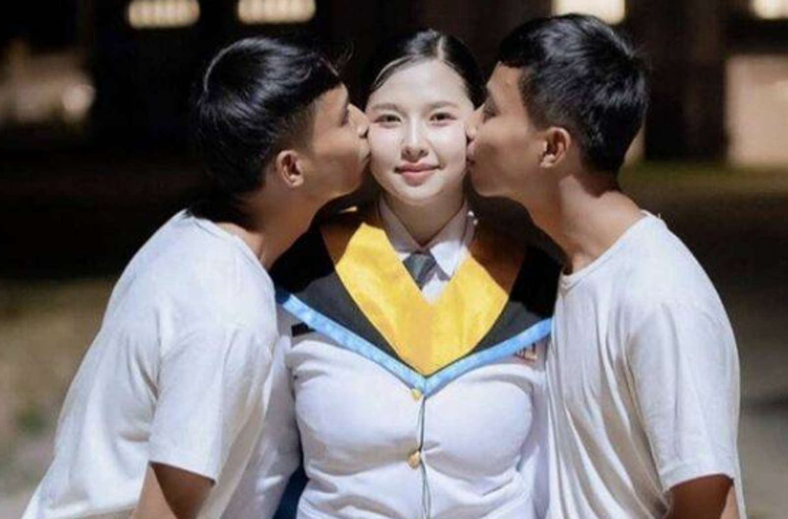 我有兩個老公！24歲正妹「交往雙胞胎」爆紅　3人行甜蜜日常全公開