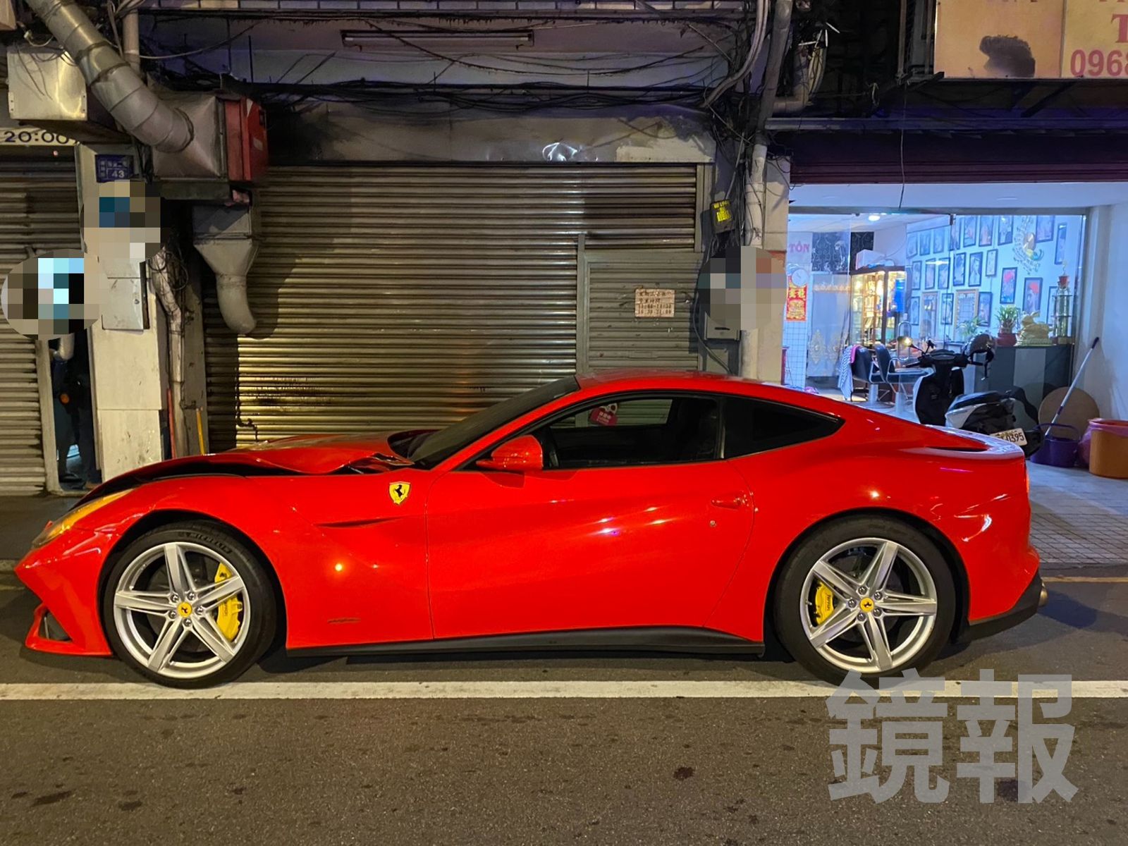 影／轉角衝出「一匹馬」　重機騎士挨撞成空中飛人