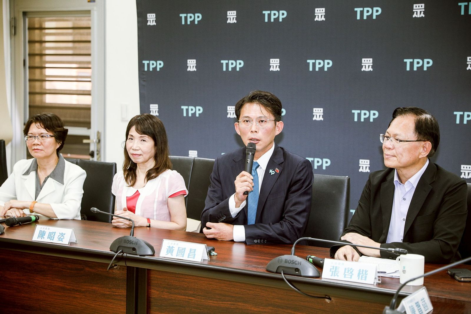 潘孟安偕大法官被提名人拜會民眾黨團　黃國昌籲：勿再壓線交問卷