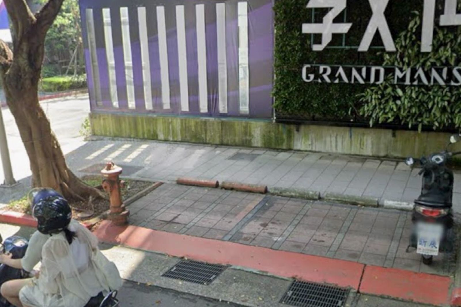 誤信路邊停車格！機車停進去…竟收罰單　網罵：是陷阱