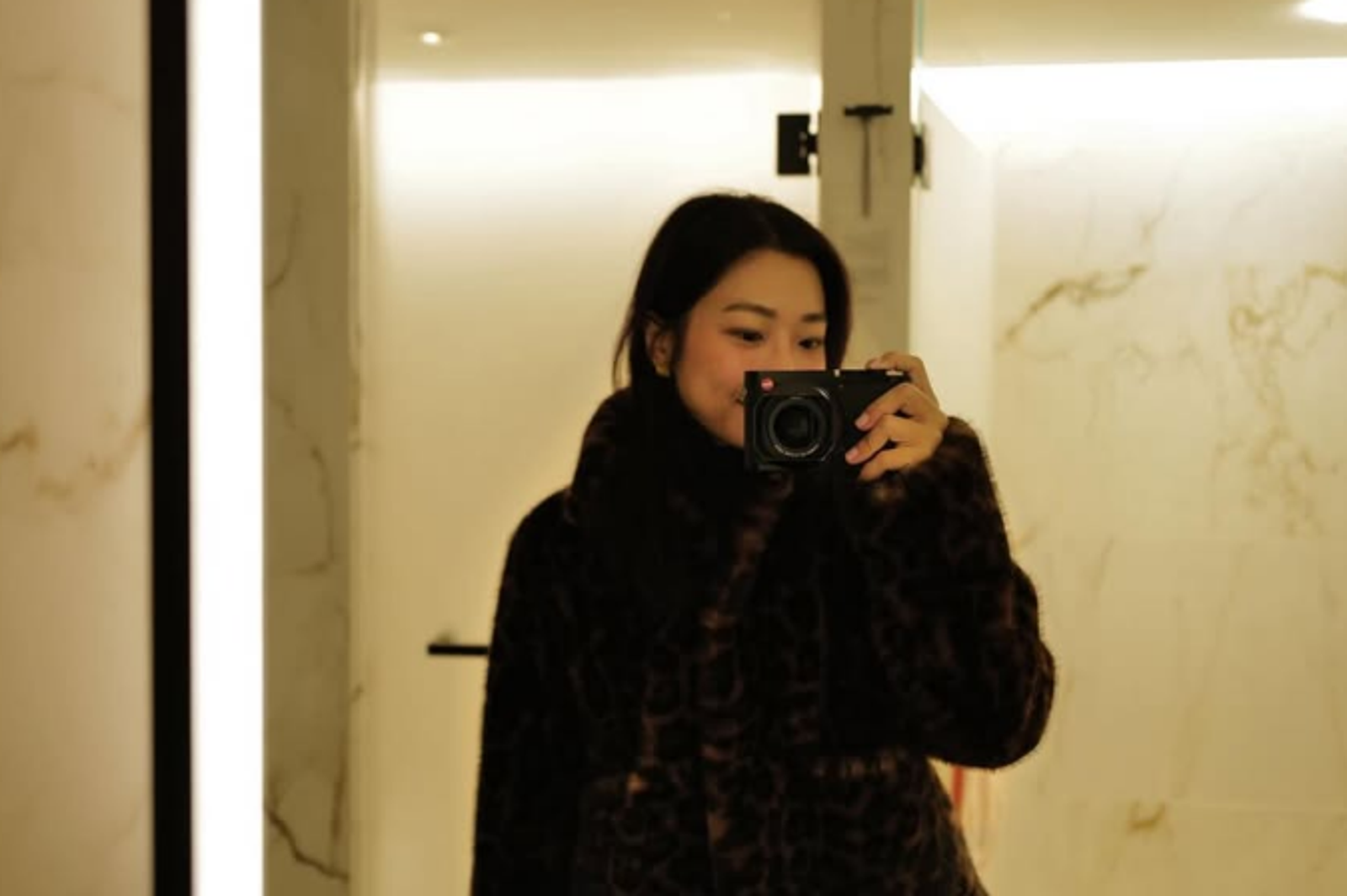 「竹北吊車大王」的女兒胡閩玹，起底為留英才女，曾幫黃玠瑋、9m88拍攝歌曲MV。圖／翻攝自IG@minxuanhu