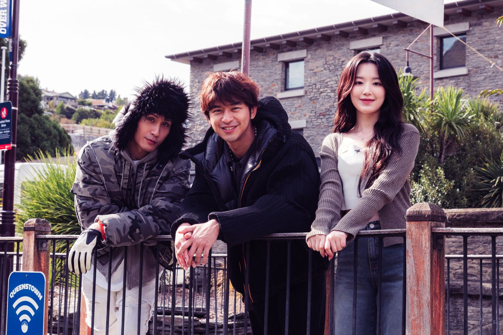 氣溫10度舒華僅穿薄衣「露小蠻腰」 淡定問陳柏霖、黃宣:有必要穿這麼多?