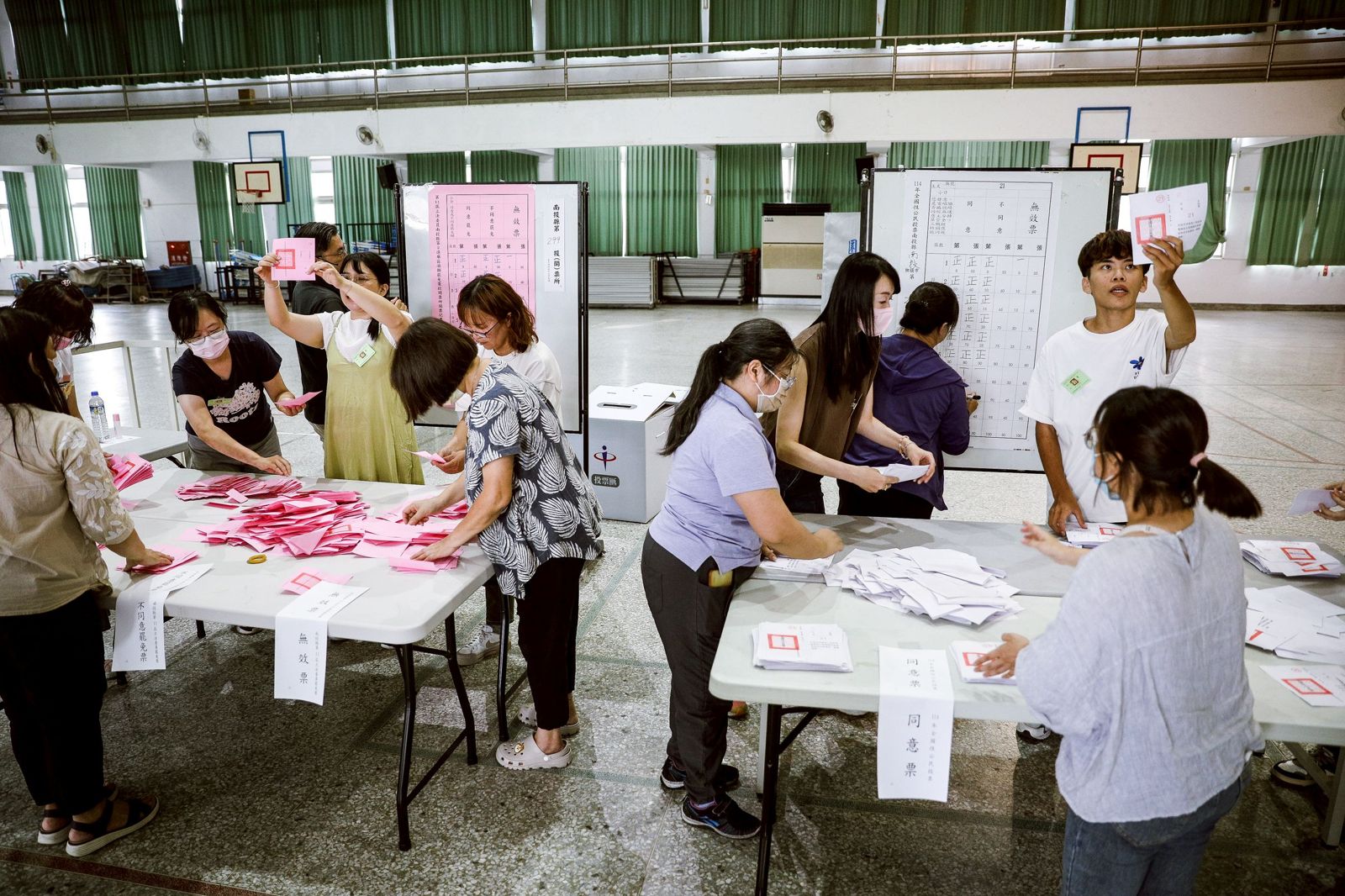 據官方估計,這場核三延役公投大約花費新台幣11億元。攝影鄒保祥