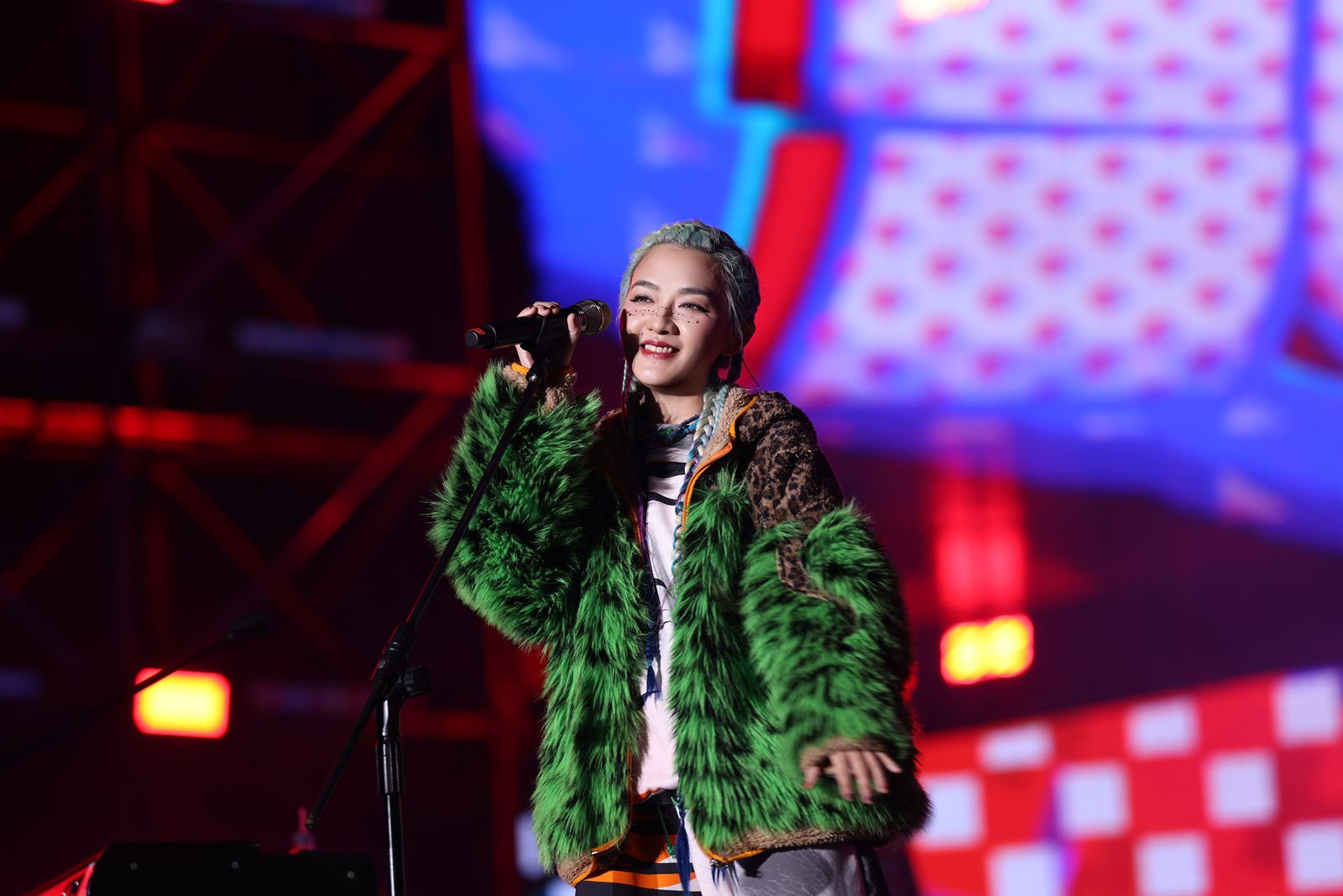 范曉萱跨年夜登上台東跨年晚會開唱。台東縣政府提供