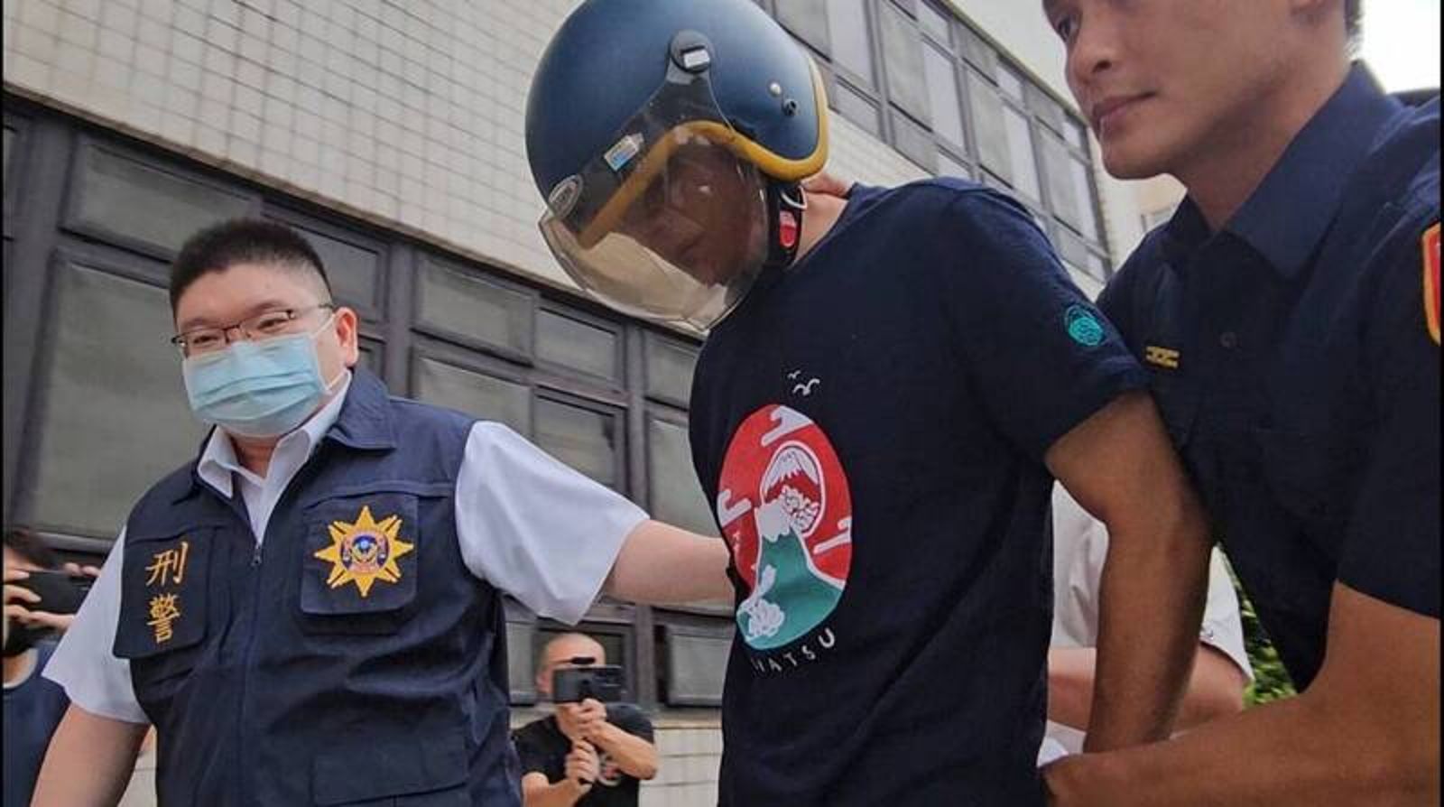 假掰博同情？土城家暴男當街殺妻奪2命嘴喊願判死　卻大陣仗找3律師辯護
