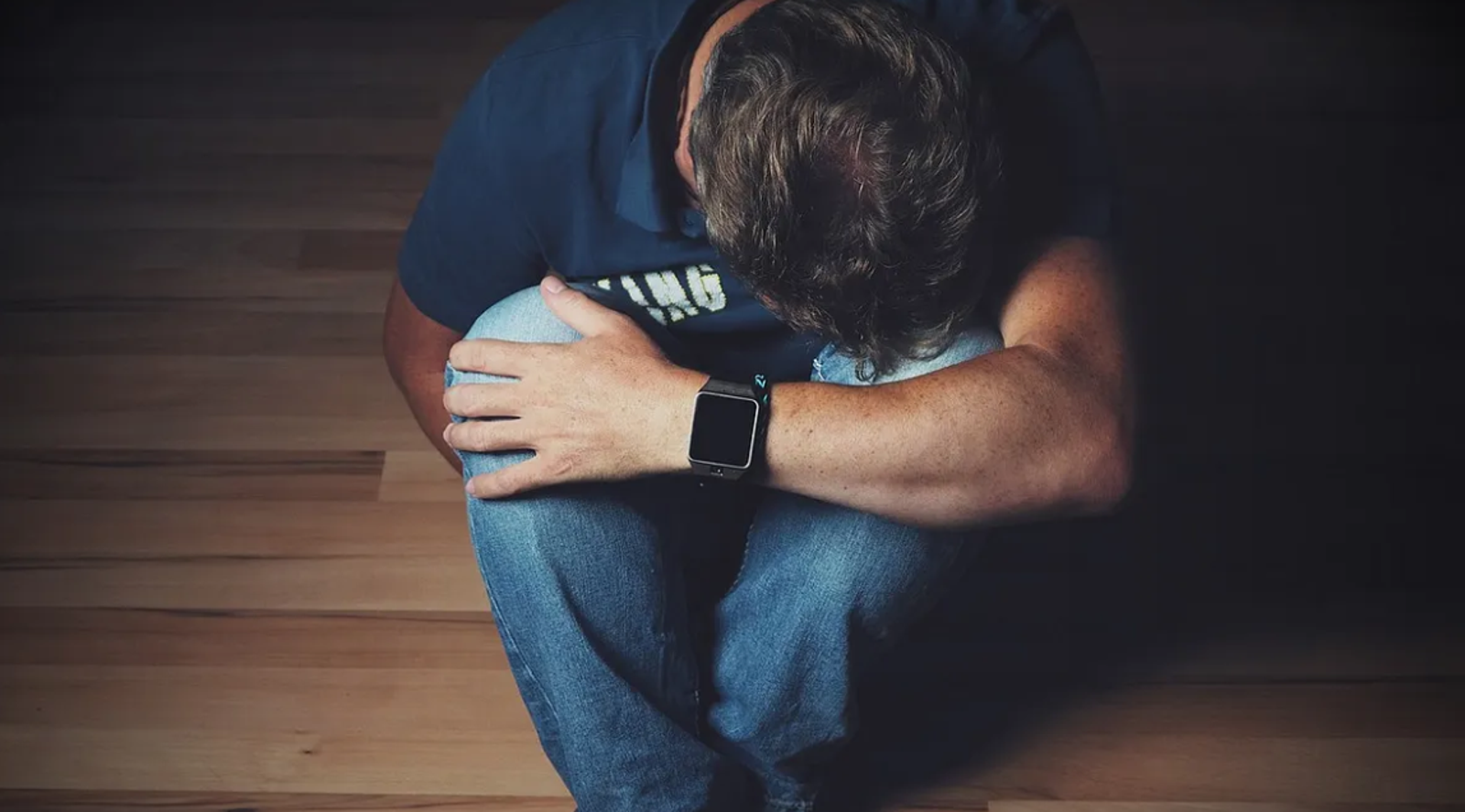 「騙處女膜會再長回來！」17歲少年硬上　女友媽氣炸貼照公審還拿高球桿毒打