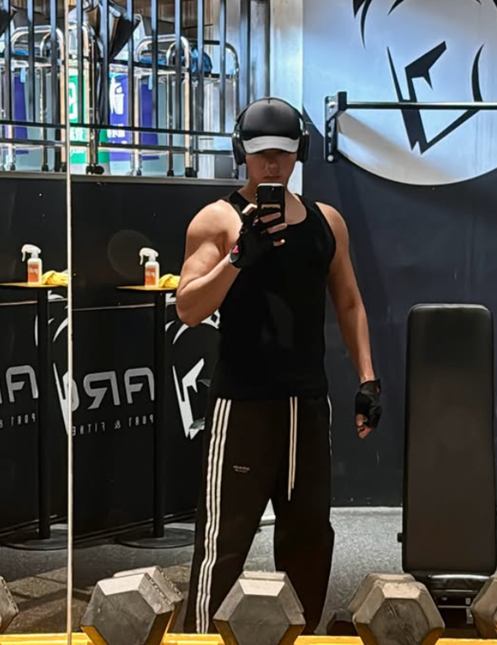 李程彬為戲鍛練出結實的肌肉線條。翻攝李程彬IG