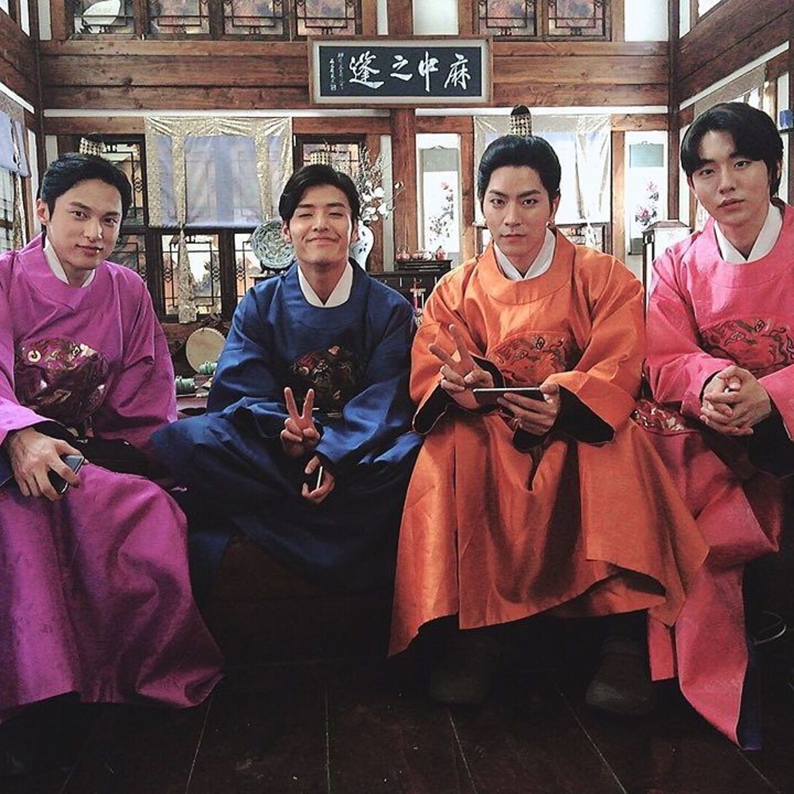尹善宇(左1)在韓版《步步驚心》飾演九王子。翻攝Instagram @yoonsxx