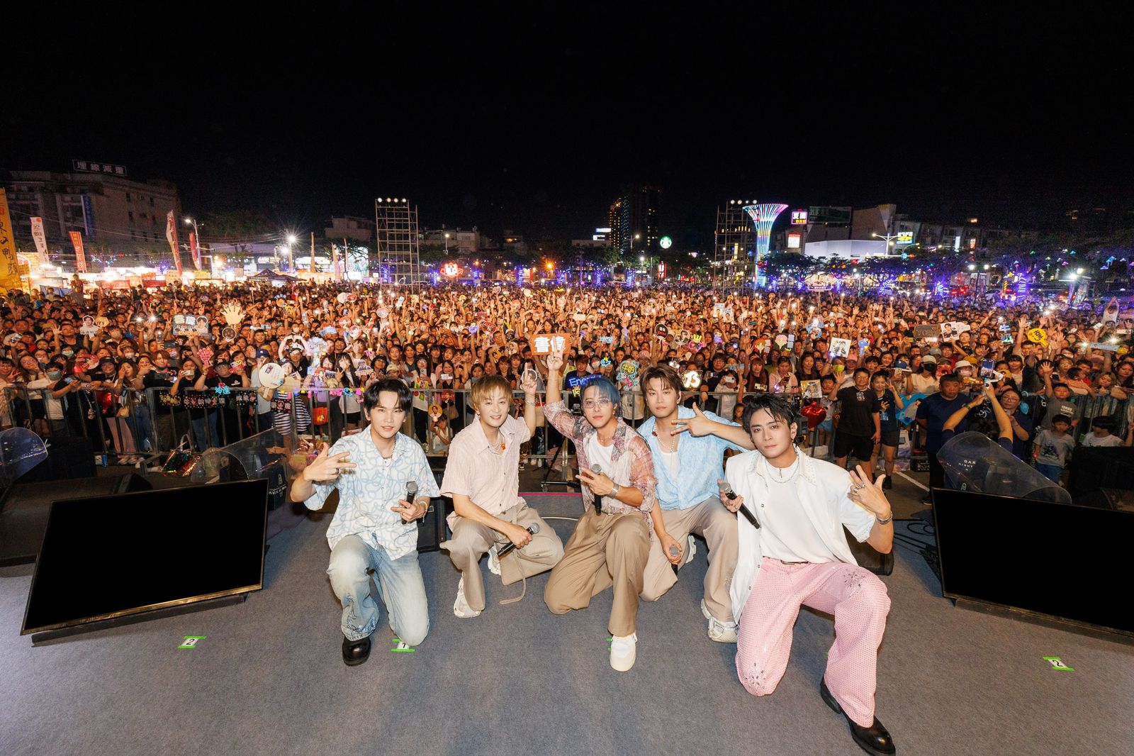 Energy現身台南花園夜市湧進爆滿人潮。相信音樂提供