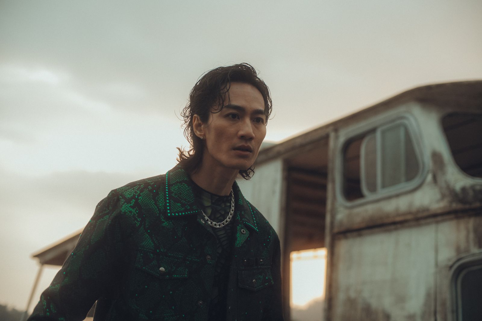 李英宏一人分飾多角　影集式MV掀話題