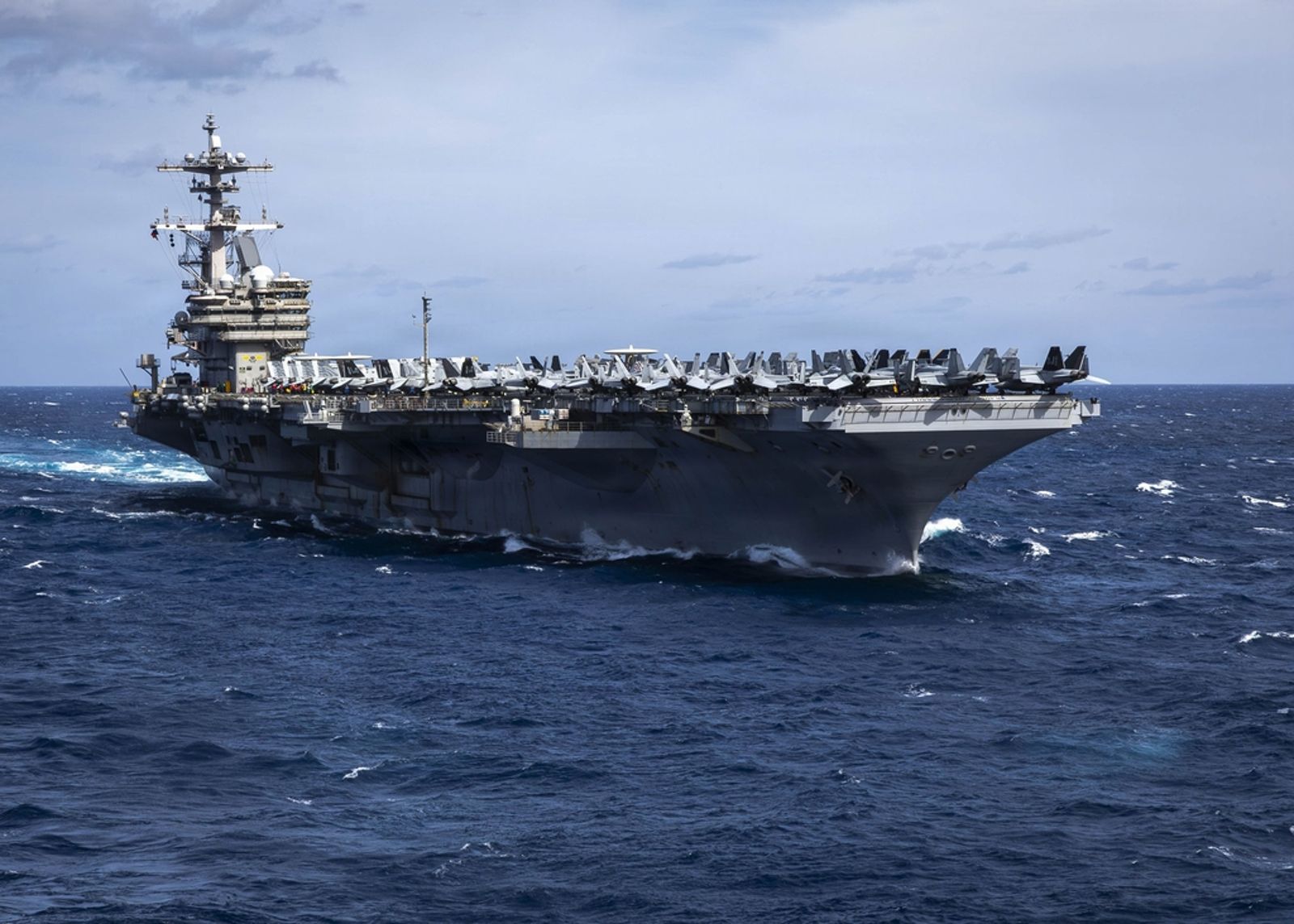 最新消息指出，美國布希號航母預計部署到中東或附近區域，準備打擊伊朗。圖／東方IC