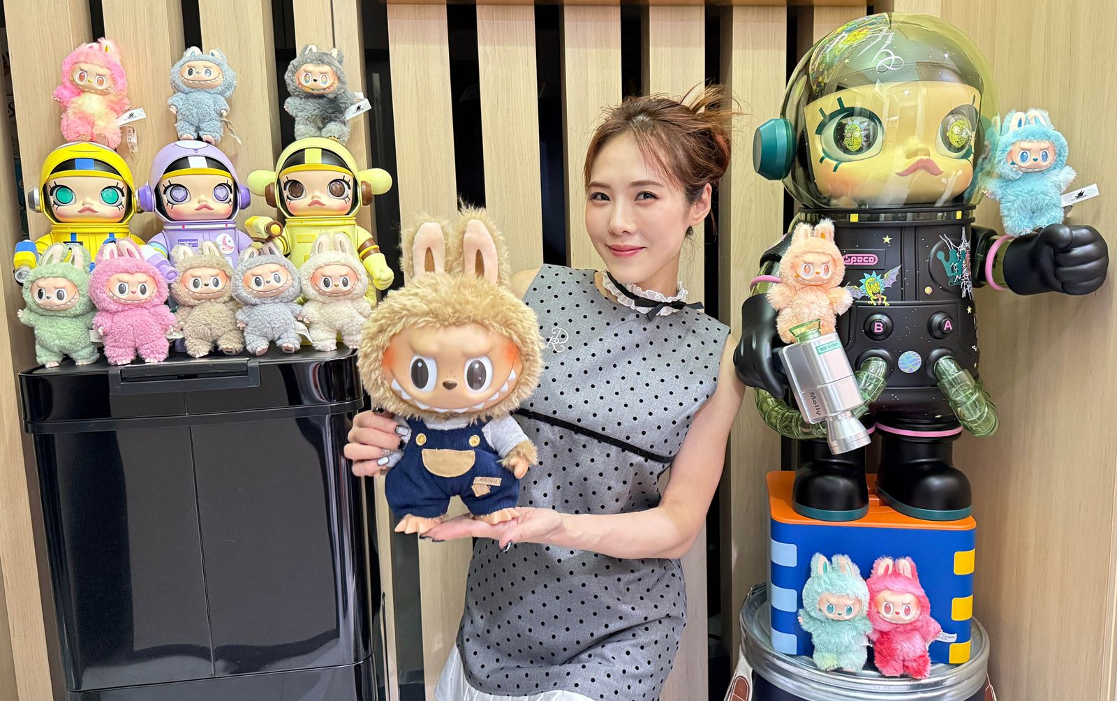 吳申梅瘋追五月天阿信狂喊：春嬌在這裡　泡泡瑪特富翁全靠老公幫買