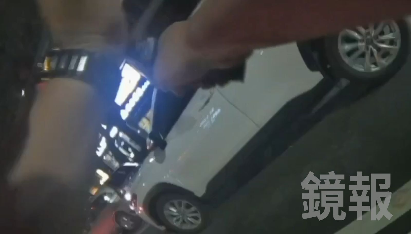 汽修廠老闆酒駕拒檢撞警被掏槍喝止 下一秒英勇民眾挺身幫壓制