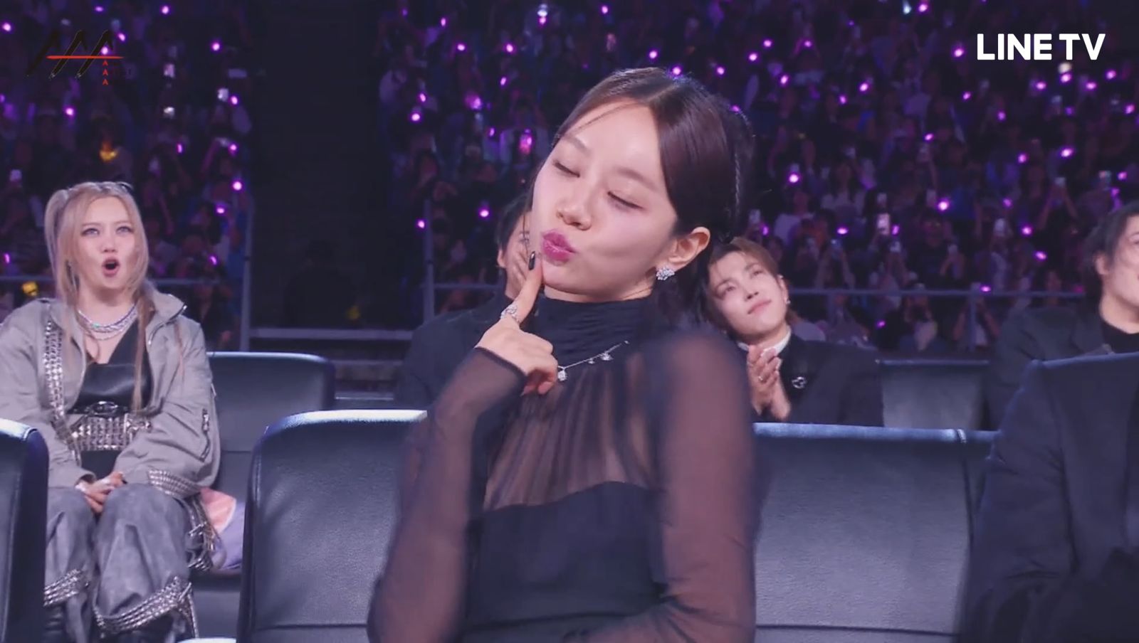 惠利今晚被cue撒嬌。翻攝LINE TV