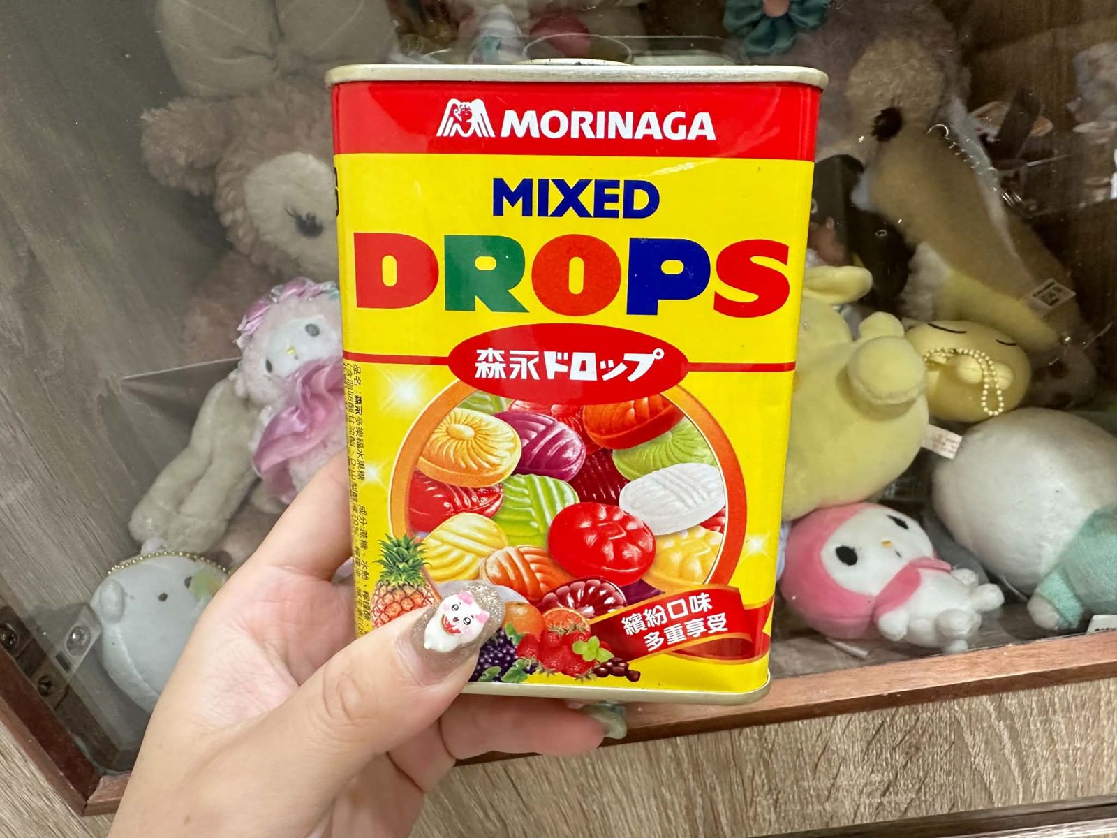 水果糖停產主因為鐵盒包裝與原物料成本大幅攀升,導致長期虧損。圖/許苡晴攝