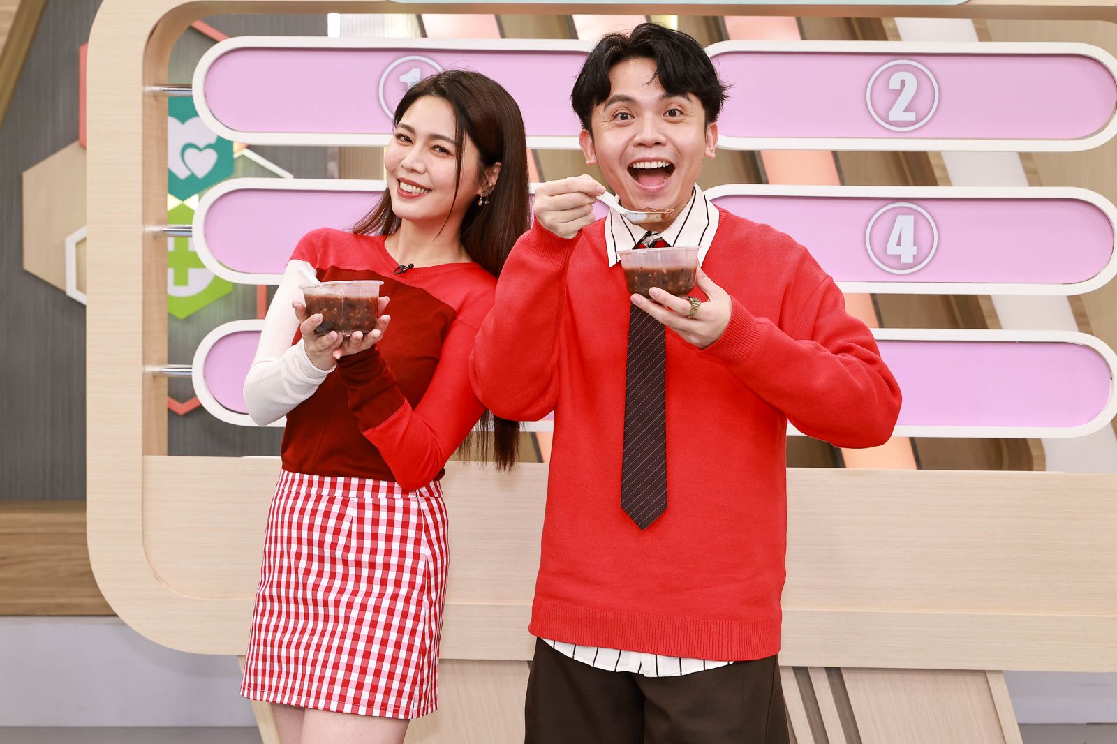 白家綺開工紅包口誤「豪撒10位數」！詹惟中火大開戰AI算命：我算30次都不一樣