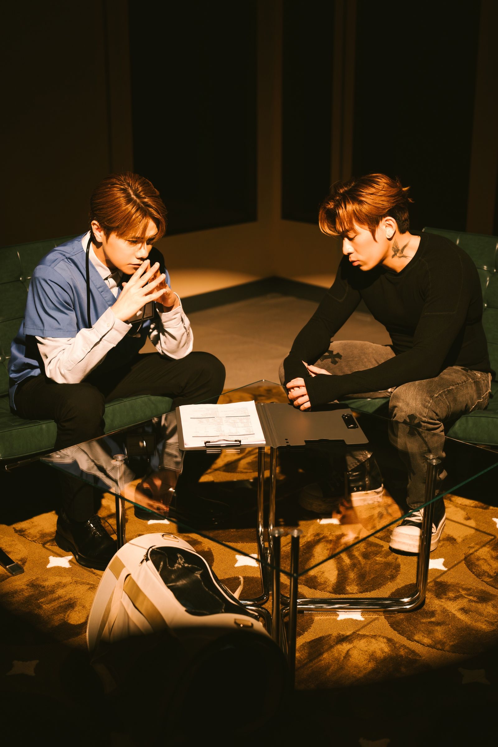 Yoshi（右）新歌邀張敬軒合作。想不到音樂工作室提供