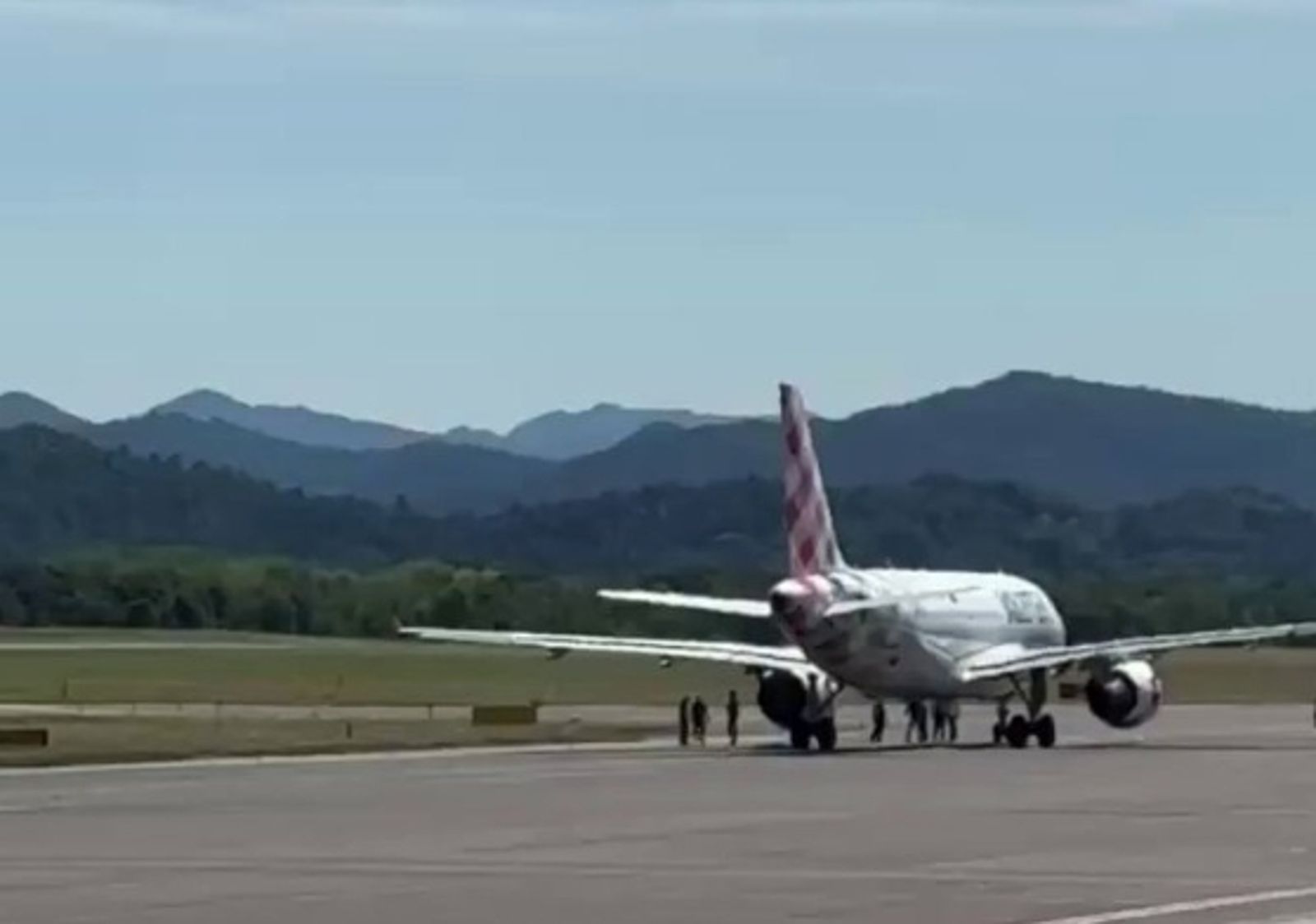 恐怖!35歲男闖義大利機場跑道 「自願進入」運轉中引擎身亡