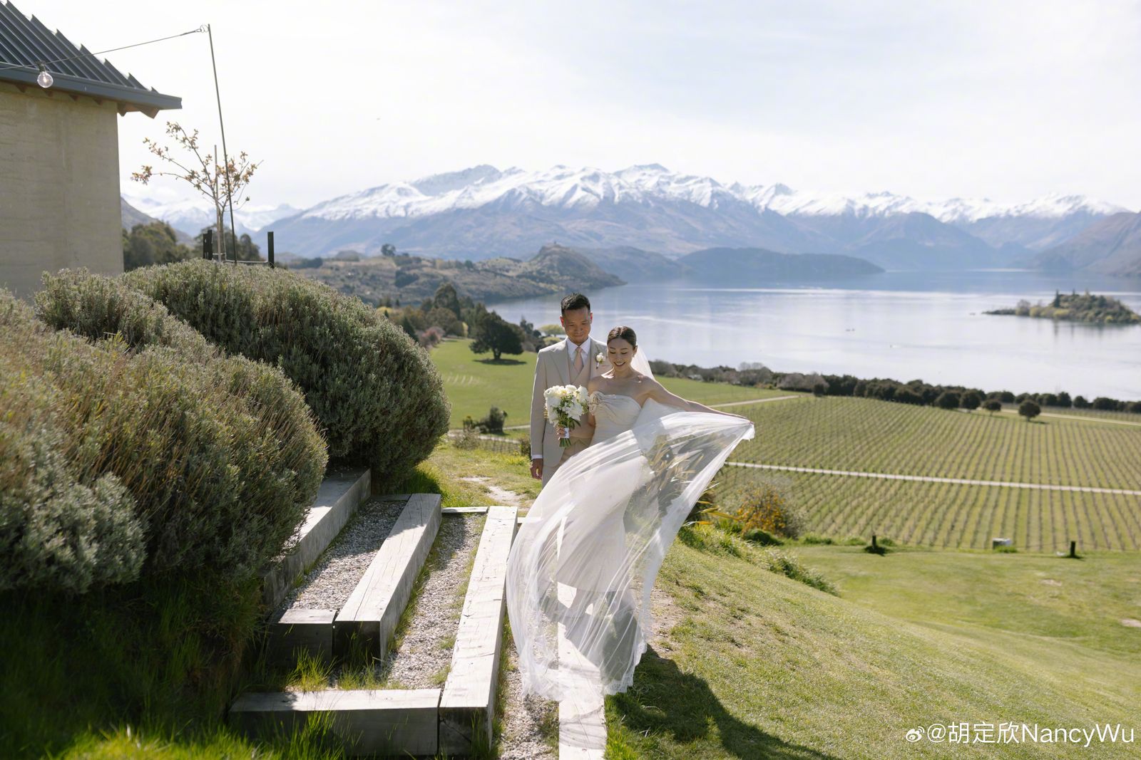 胡定欣中秋官宣閃嫁外科醫生　紐西蘭雪山湖畔婚紗照美翻天