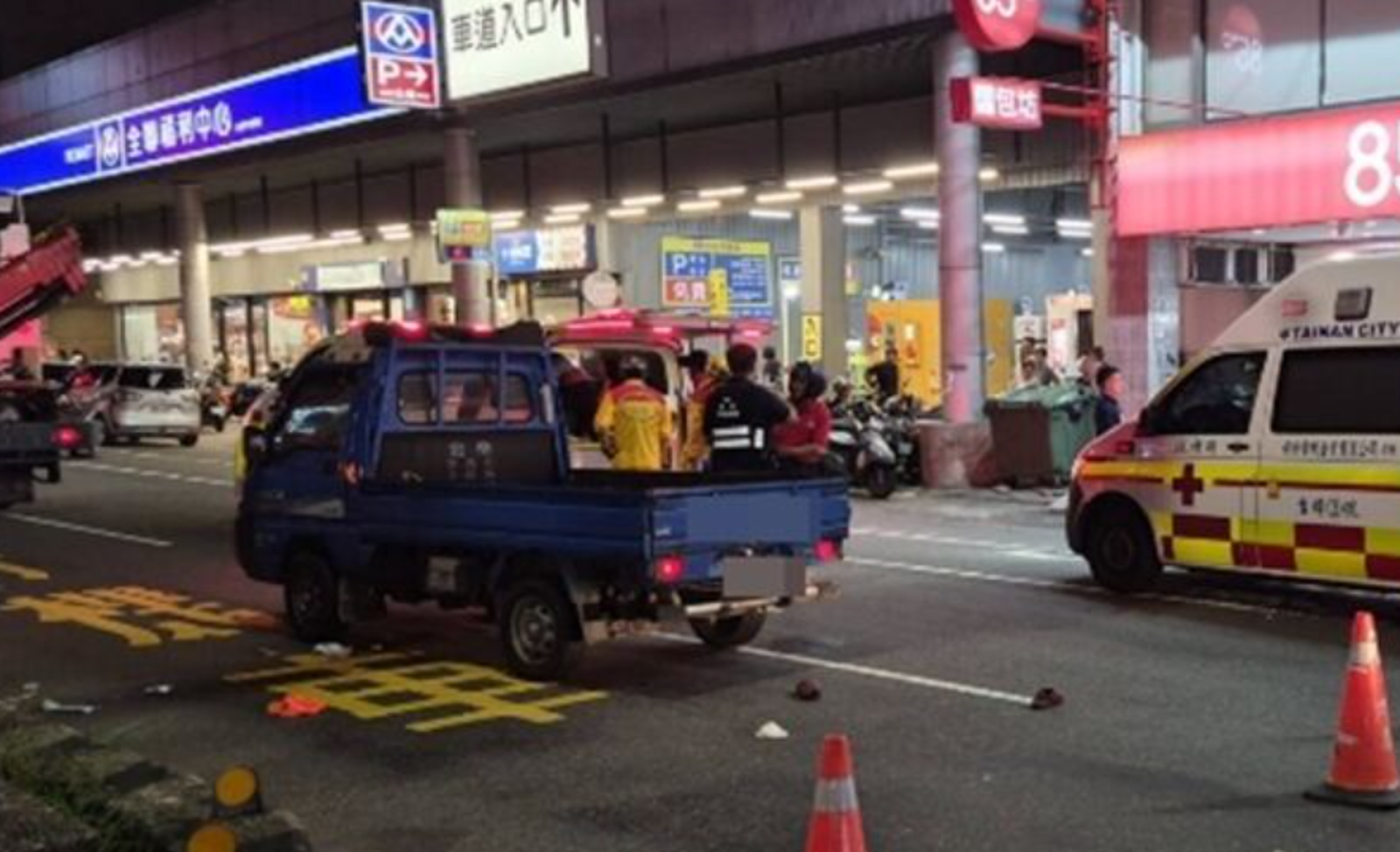 台南永康驚悚車禍!73歲婦捲入貨車底「一度無生命跡象」 醫護拚命搶救奇蹟救回