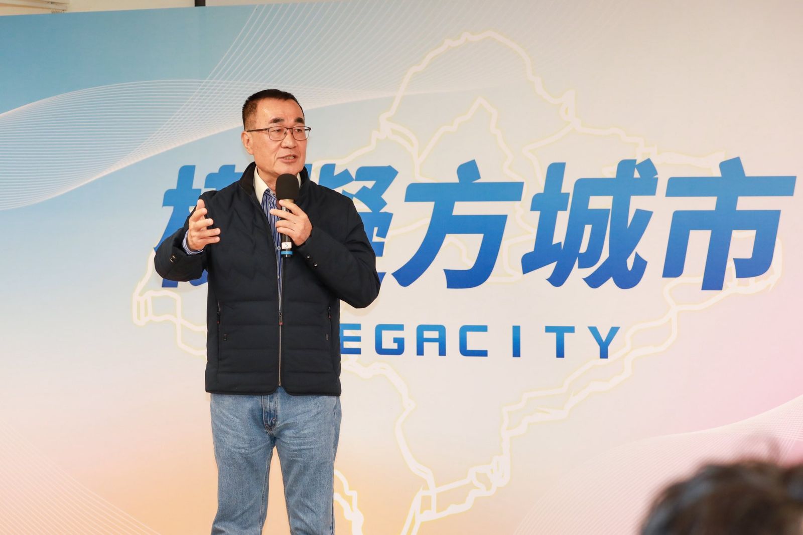 談年底新北市長選戰 李四川嘆:還沒開始就被打到祖宗八代