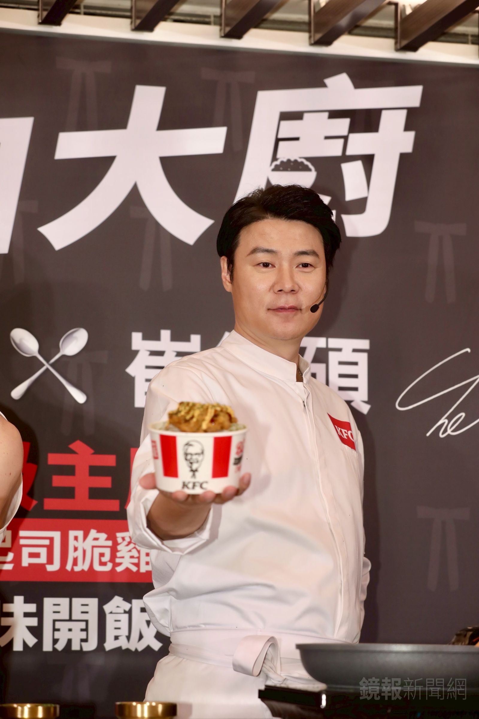 崔鉉碩分享平時喜歡吃原味炸雞。林煒凱攝