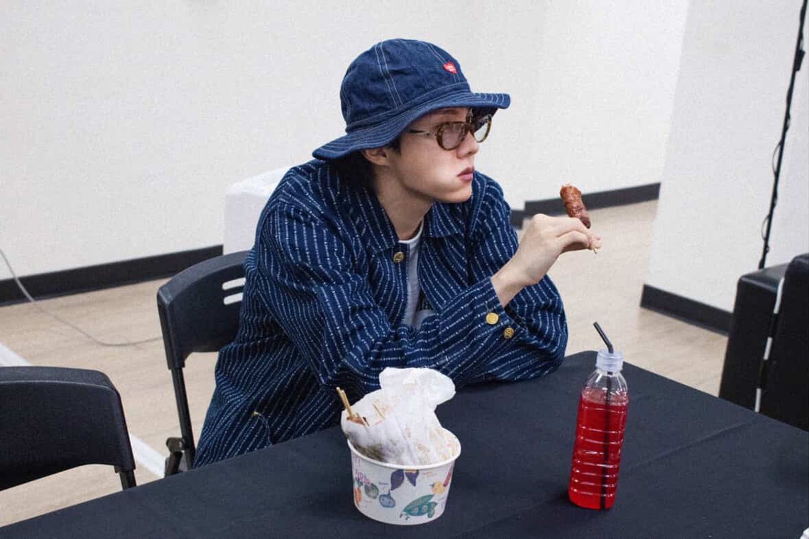 BTS成員j-hope今晚林口開唱　嗑香腸彩排補充能量