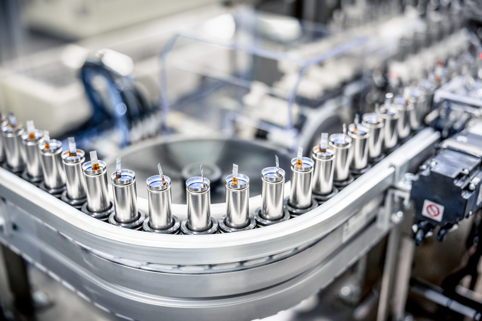 高雄超級電池廠火災停擺　Molicel：未供應特斯拉、台南廠支援出貨