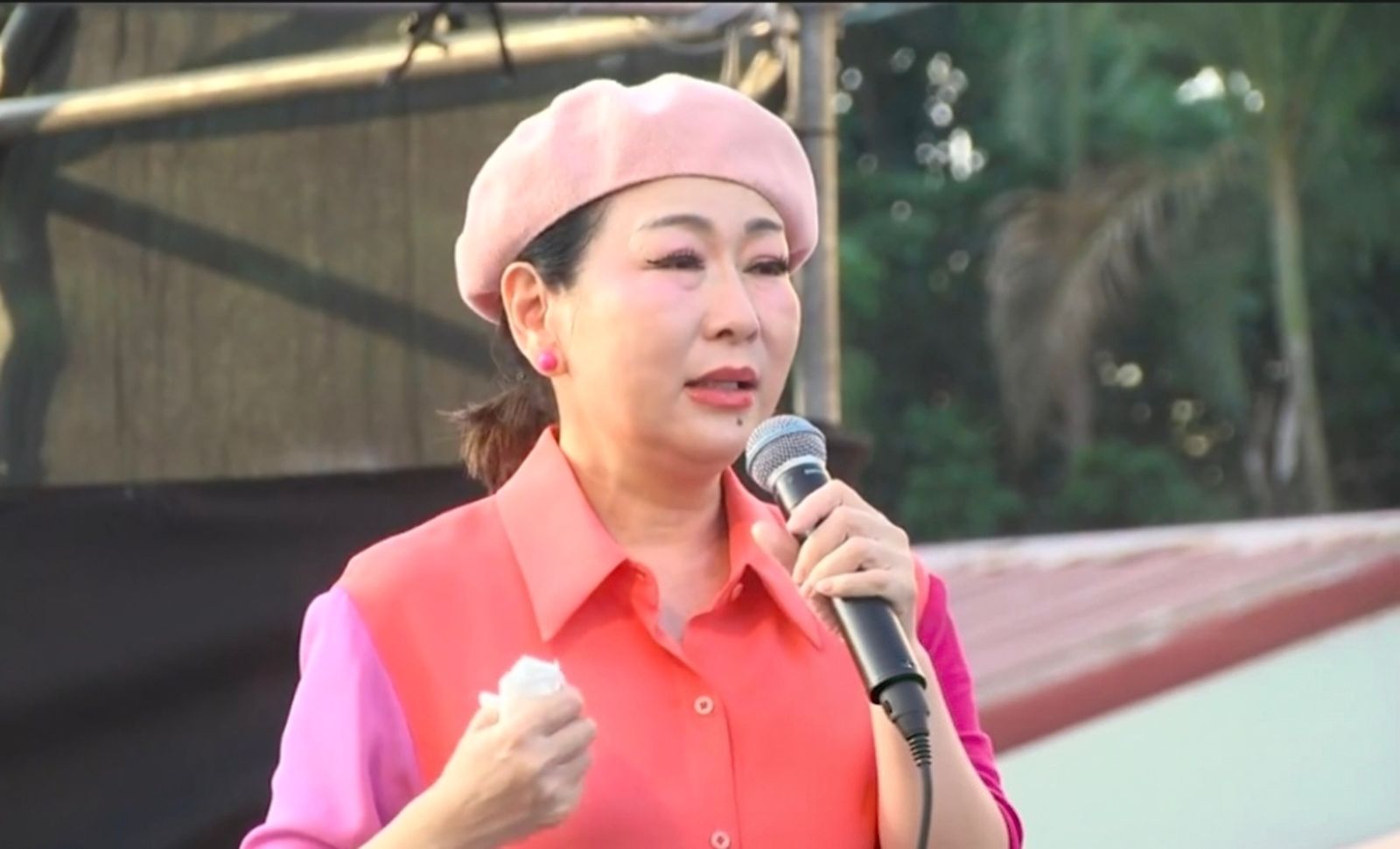快訊／張秀卿宣布離婚後首露面！捲3400萬債務登台數度哽咽　民眾狂喊加油