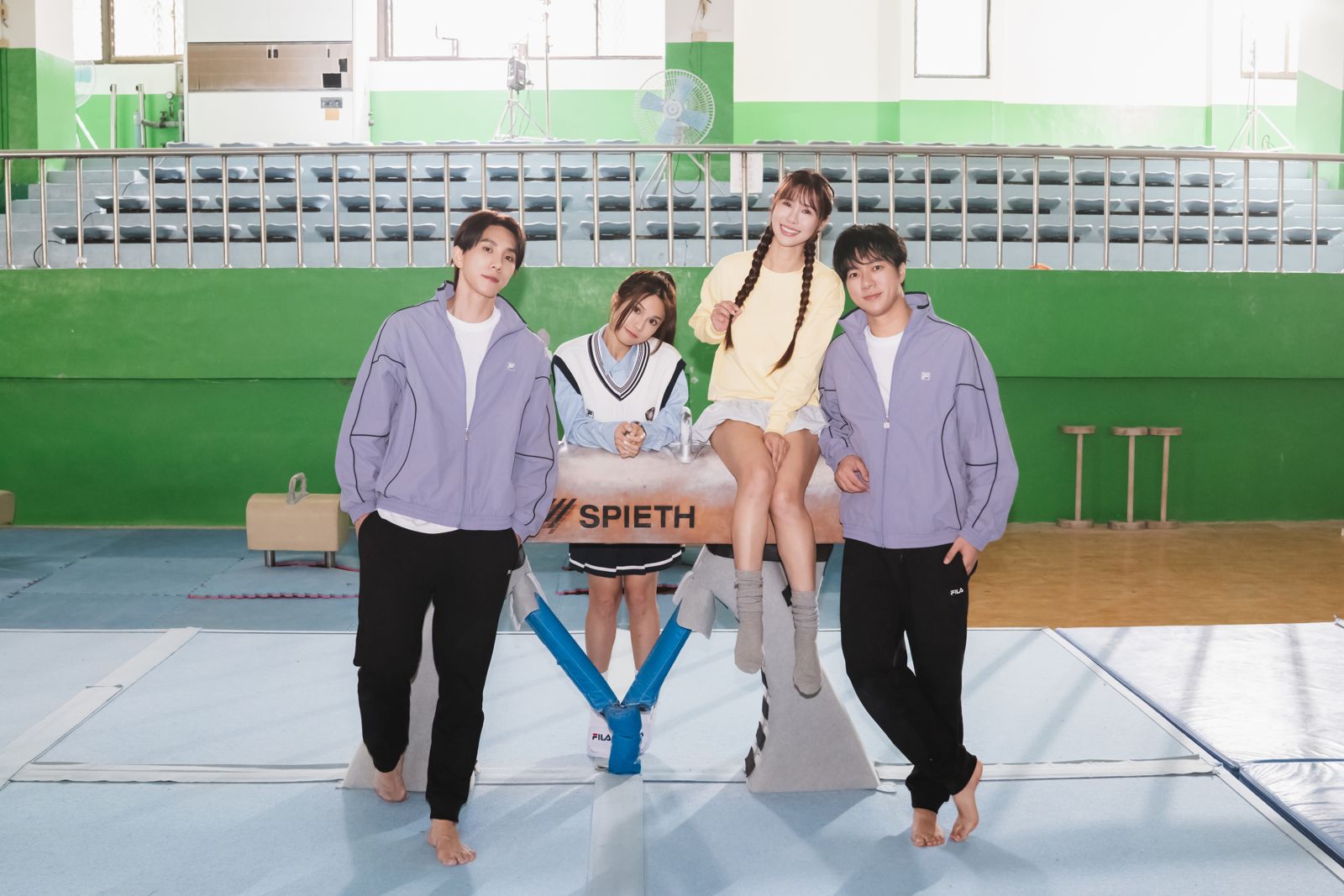 古程丰（右一）新歌MV邀請琳妲、沐妍、潘胤傑共演。小超人綜合體能俱樂部提供